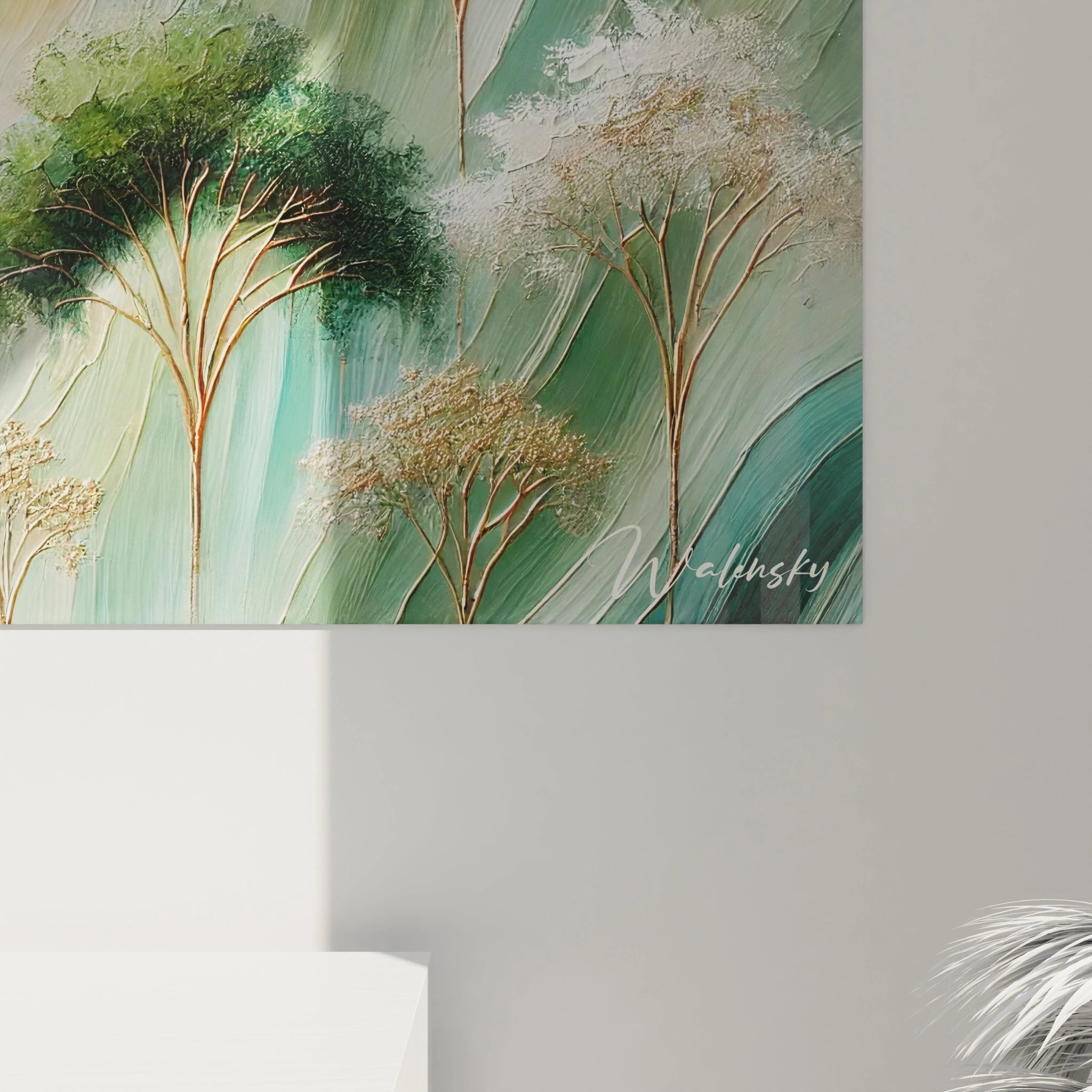 Gros plan sur le tableau arbre revelant des details riches, feuilles dorees et nuances de vert subtils. Une composition fluide et elegante, parfaite pour une decoration harmonieuse et moderne.