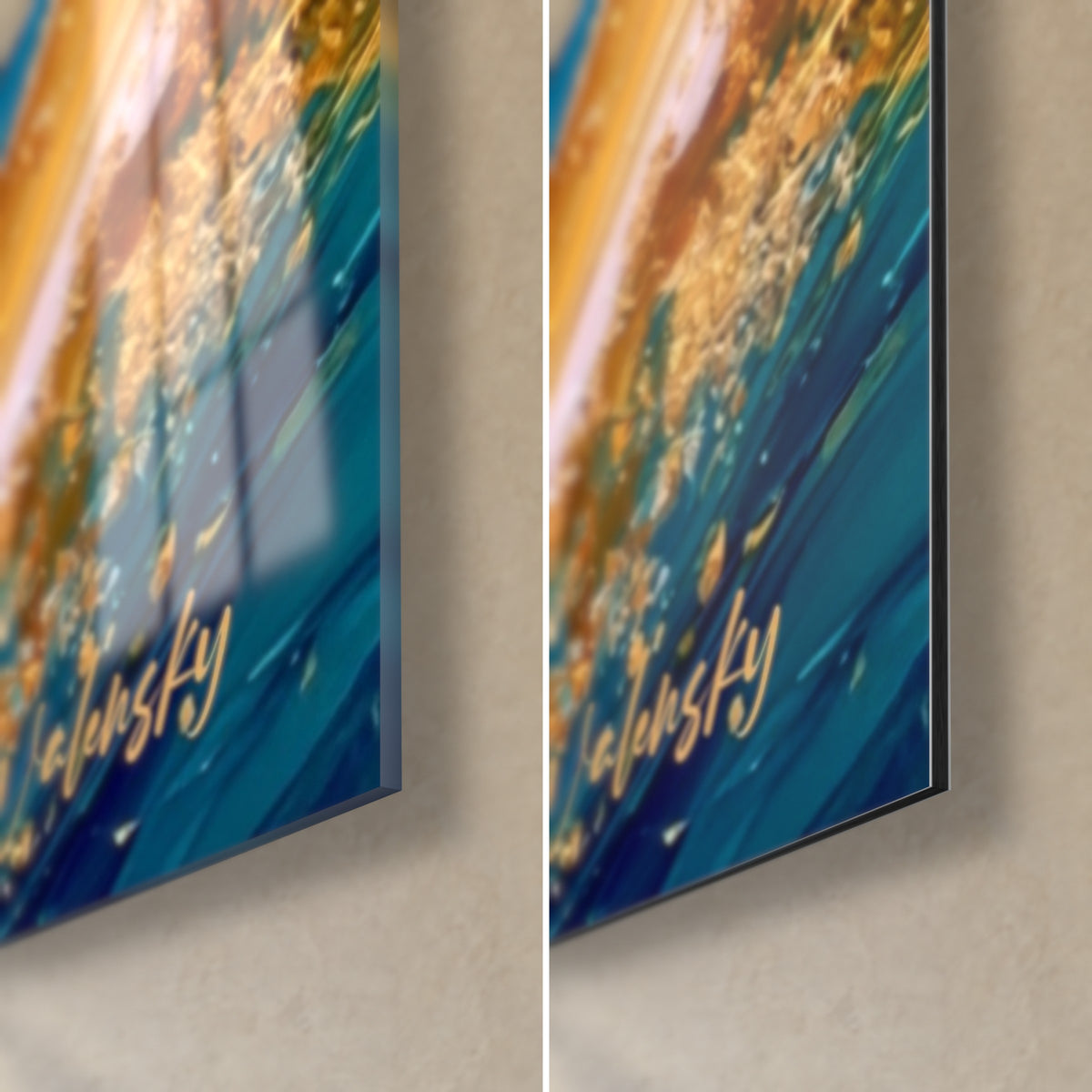 Empâtements dorés et coulures bleu profond visibles de près sur la toile de la raie manta accrochée