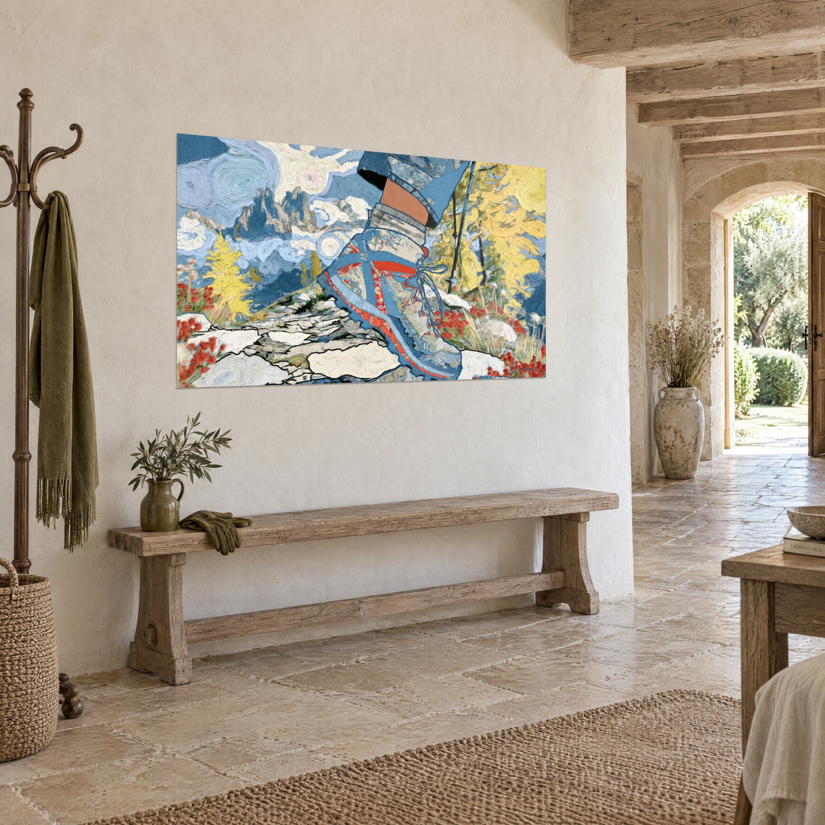 Pas de randonnée sur sentier rocheux ocre et bleu, au-dessus d'un canapé dans un salon lumineux
