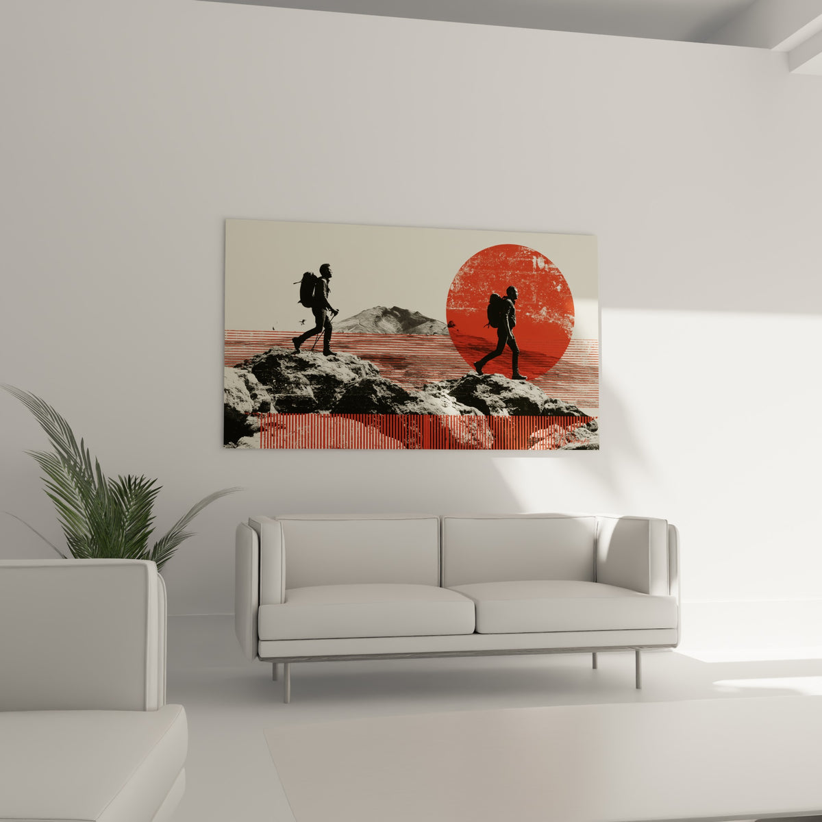 Silhouettes en marche sur fond beige et rouge, disposées au-dessus d'un canapé dans un salon lumineux