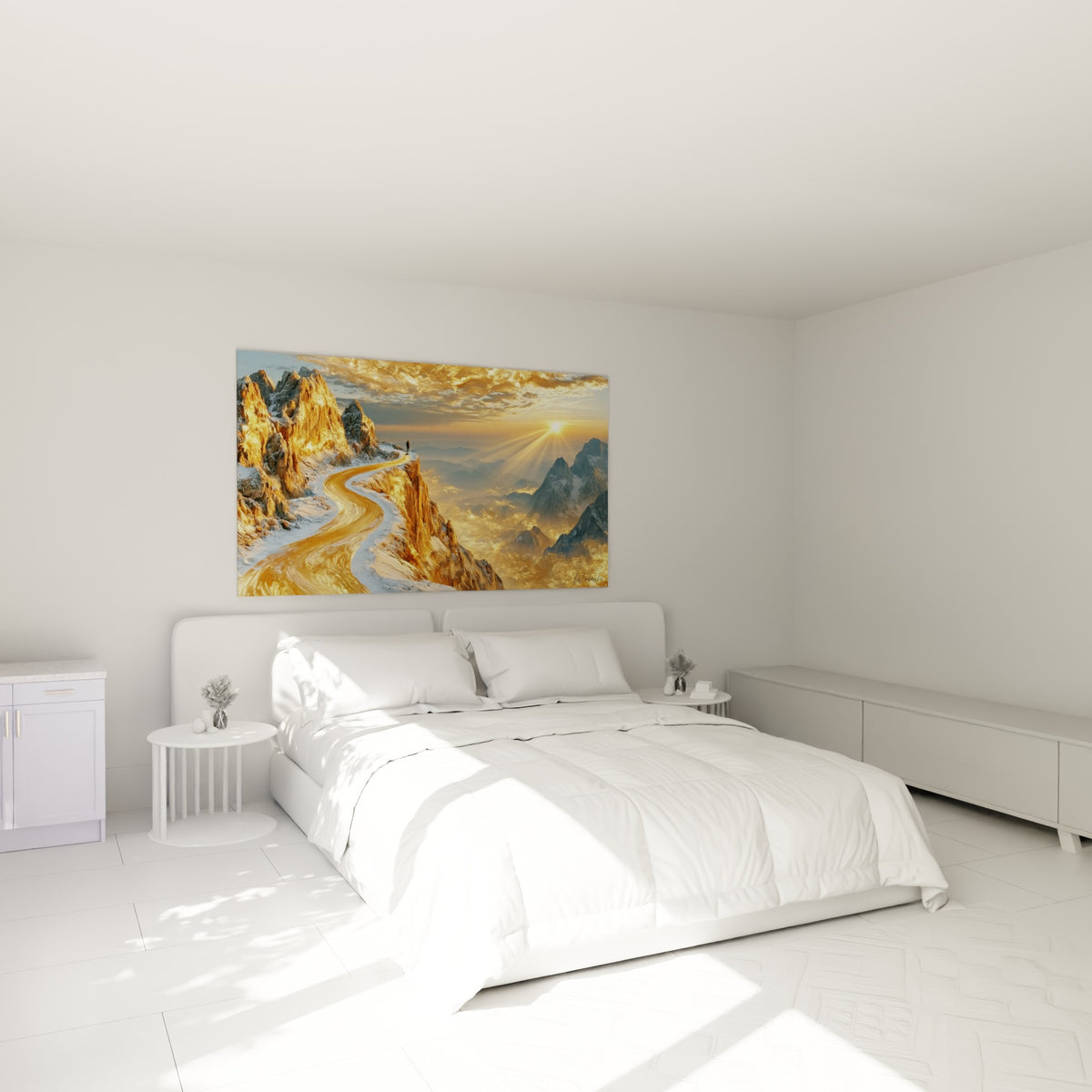 Randonneur face au soleil sur chemin doré et neige blanche, au-dessus d'un lit dans une chambre claire