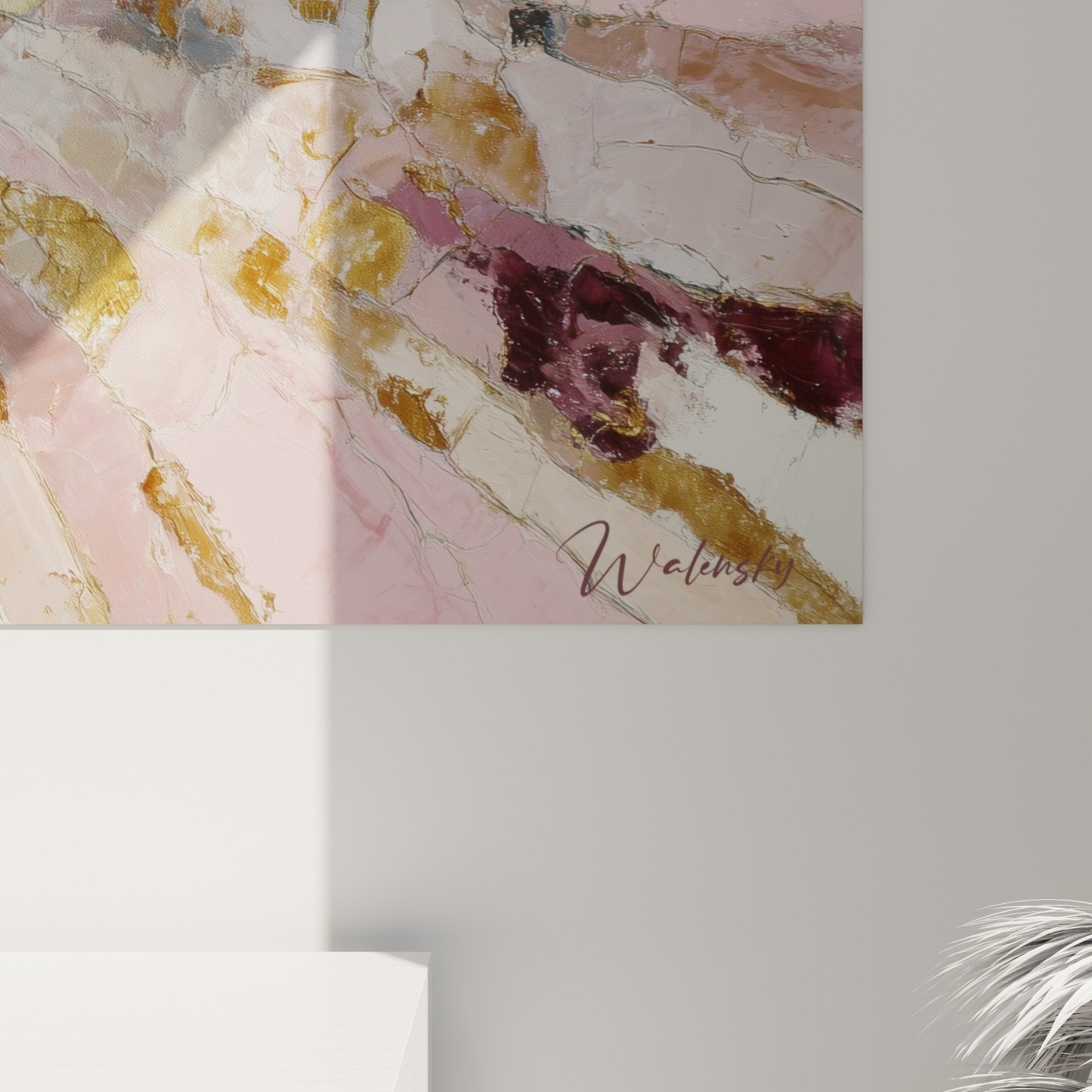 Tableau mural explosion rayons roses dores feng shui sud-ouest terre dans salon moderne