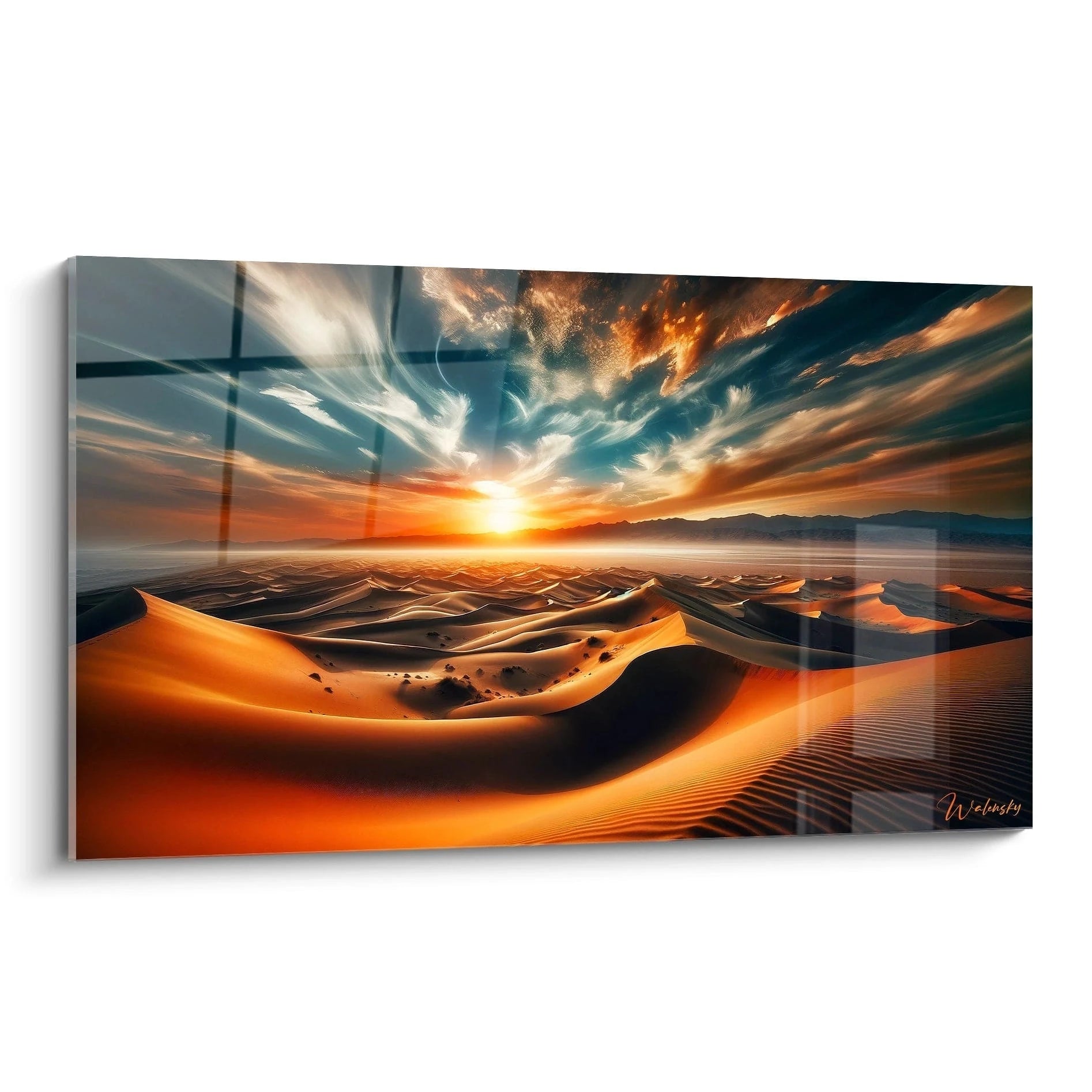 Tableau paysage représentant une vaste étendue de dunes dorées sous un ciel nuageux strié, avec un coucher de soleil projetant des ombres longues sur le sable.