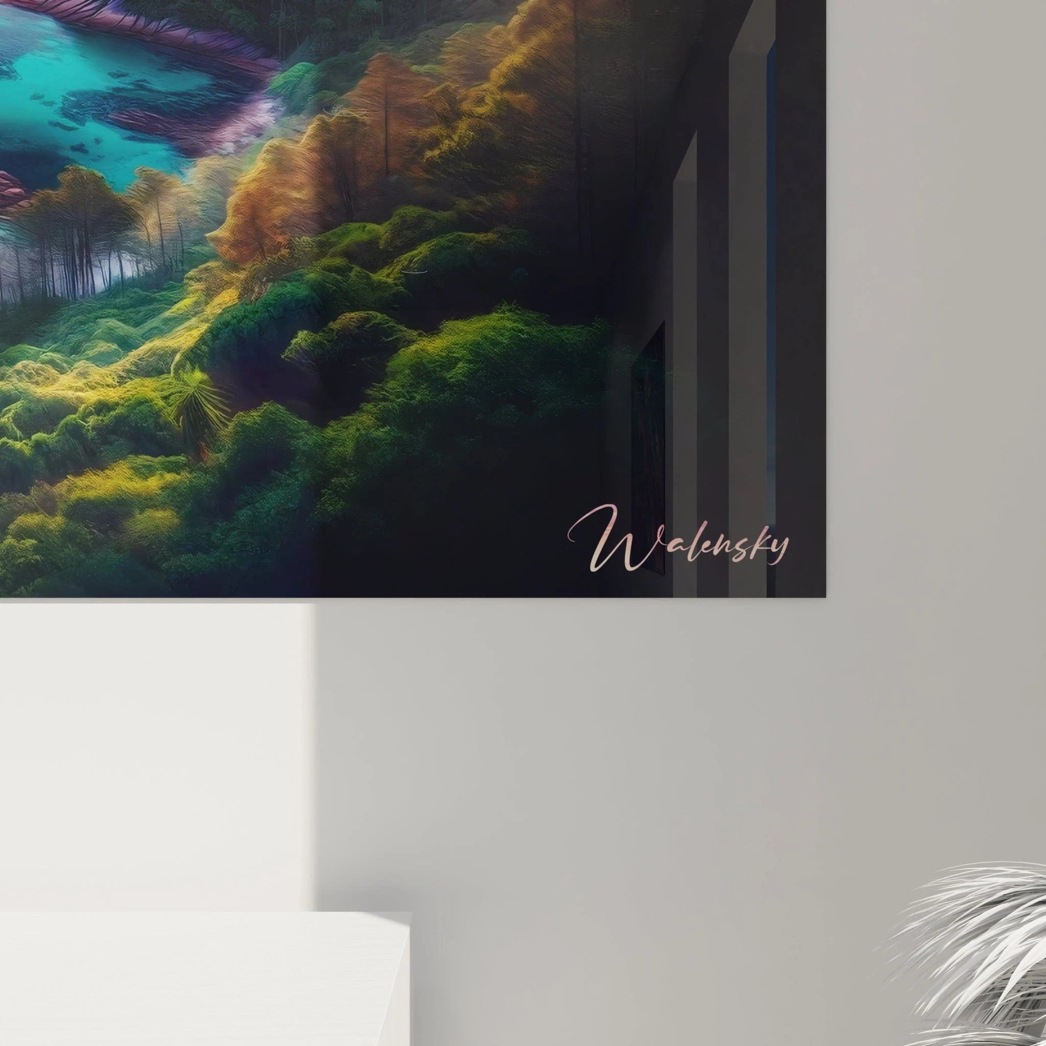 Un tableau paysage centré sur une plage tropicale bordée de montagnes pointues, mer lumineuse aux reflets bleus, végétation dense et ciel coloré de nuages en dégradé.