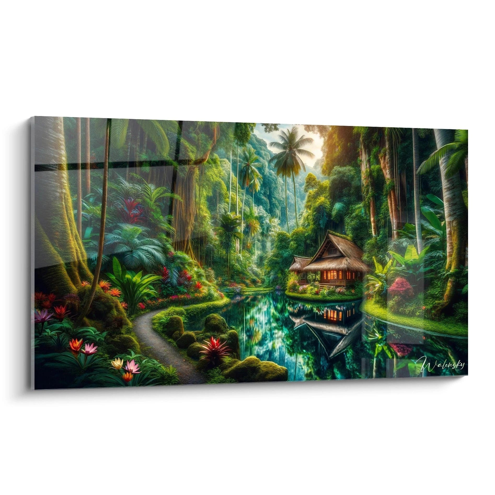 Un tableau paysage représentant une cabane au toit de chaume nichée dans une forêt tropicale luxuriante. L'habitation se reflète dans un étang aux eaux turquoise entouré de végétation dense. Des palmiers, fougères et plantes à fleurs rouges et roses bordent un sentier sinueux. La lumière dorée filtre à travers la canopée verdoyante.