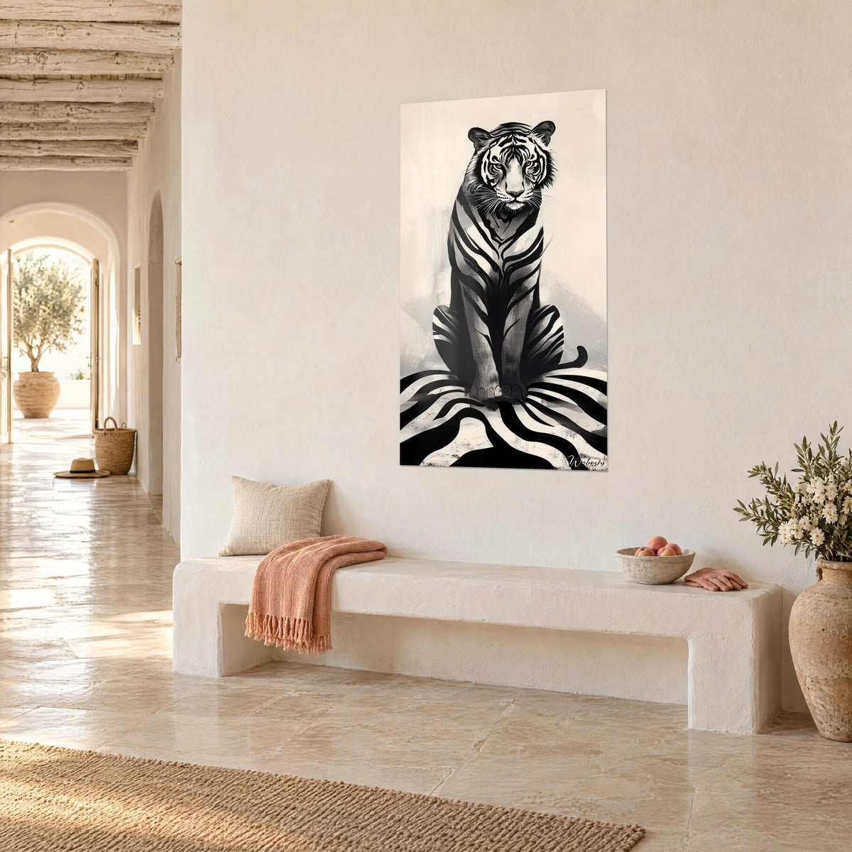 Schilderij gestreepte kat met lichtblauwe blik, poten op een vloer met zwart-witte zebrapatroon, stenen bank en terracotta kruik