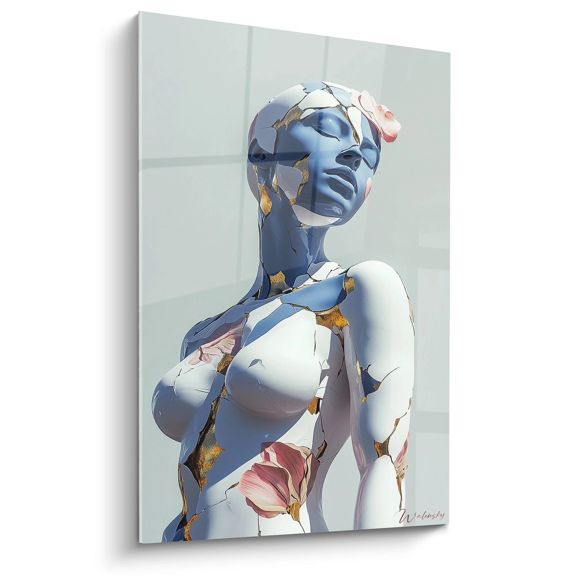 Un tableau artistique abstrait représentant un visage stylisé en bleu, avec des craquelures dorées et des pétales roses sur une surface lisse et brillante.