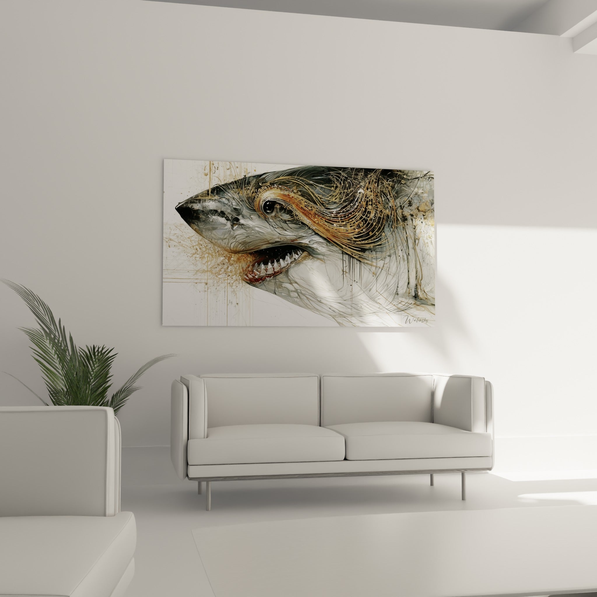 Requin gris et or à la mâchoire entrouverte, suspendu au-dessus d'un canapé dans un salon lumineux