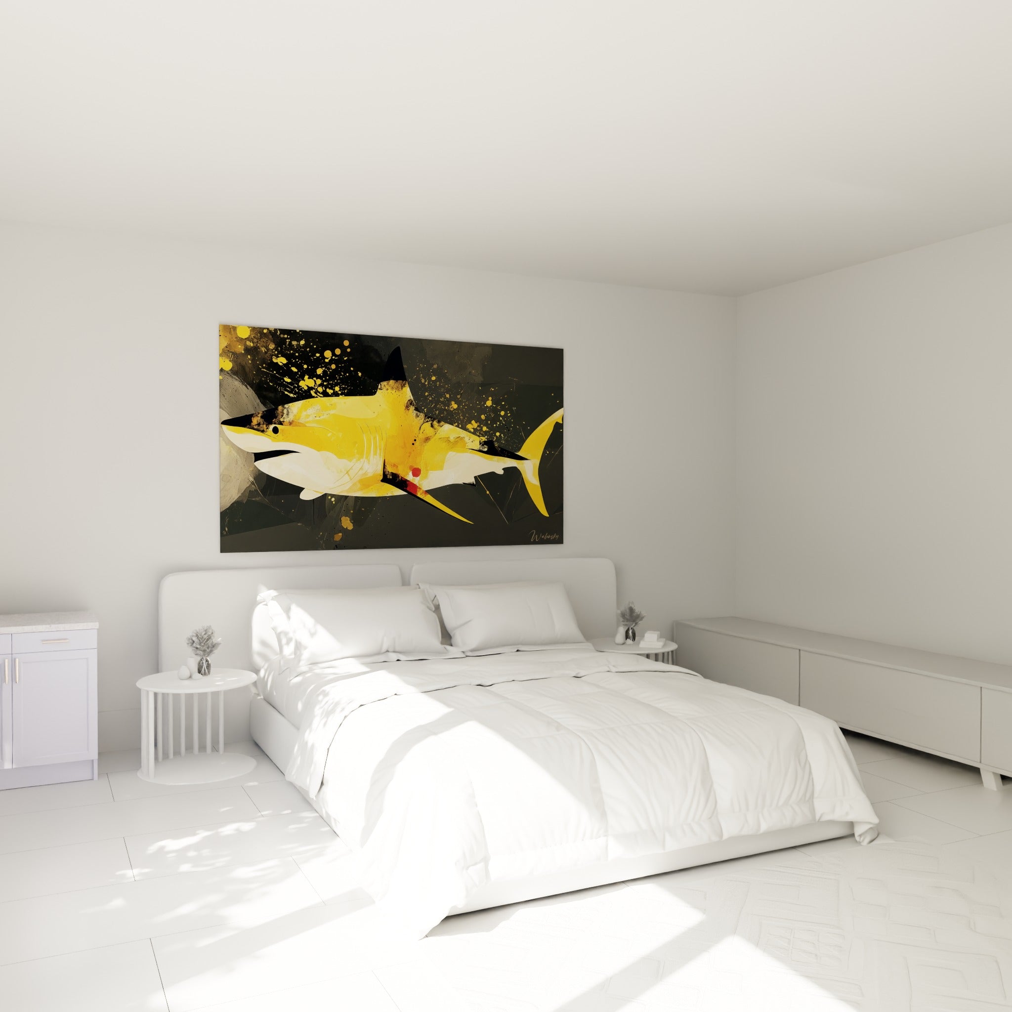 Silhouette dorée du requin, gueule ouverte et point rouge sur le flanc, au-dessus d'un lit dans une chambre claire