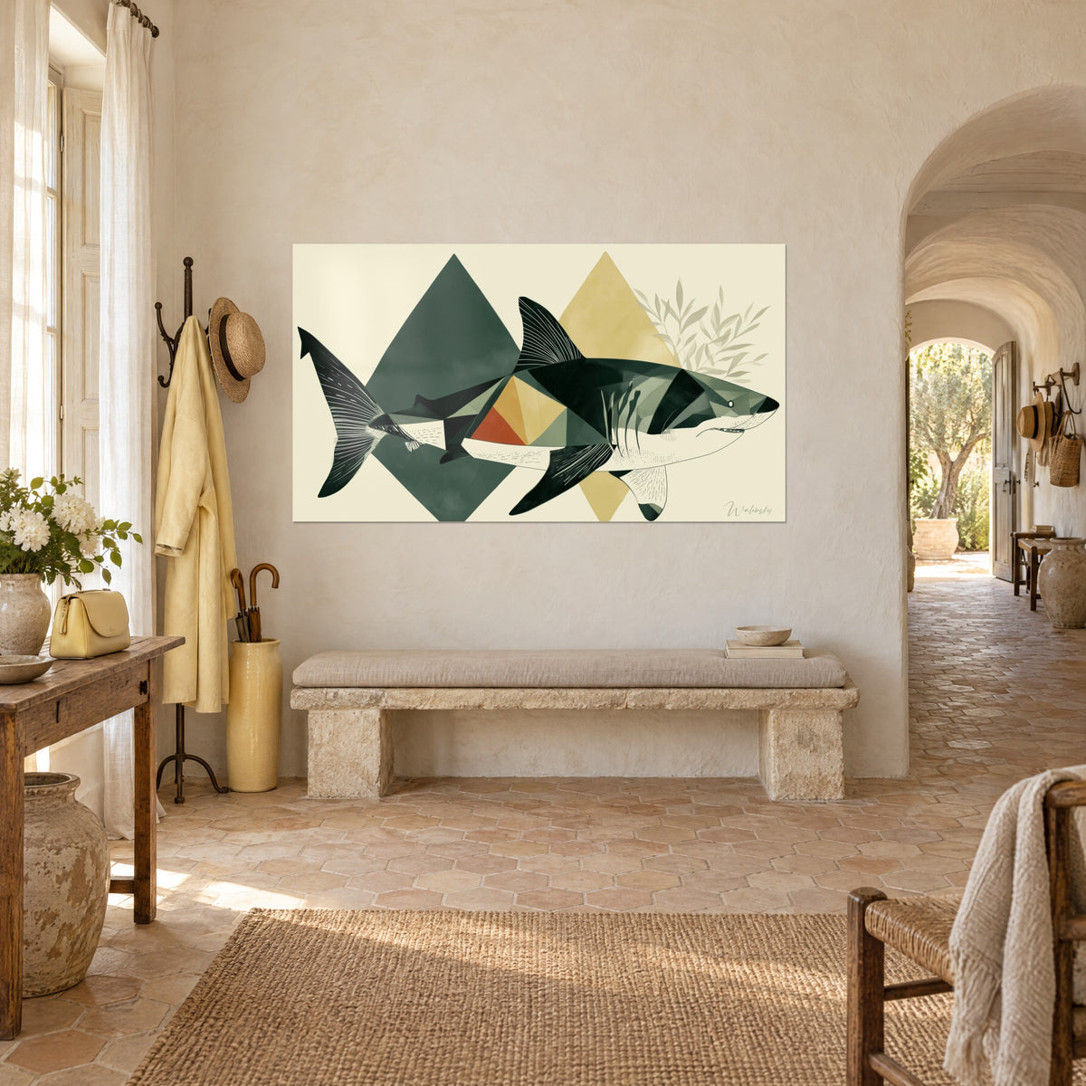 Quadro con silhouette marina di rombi geometrici verde abete e giallo paglia, casale provenzale in pietra con arco aperto e panca