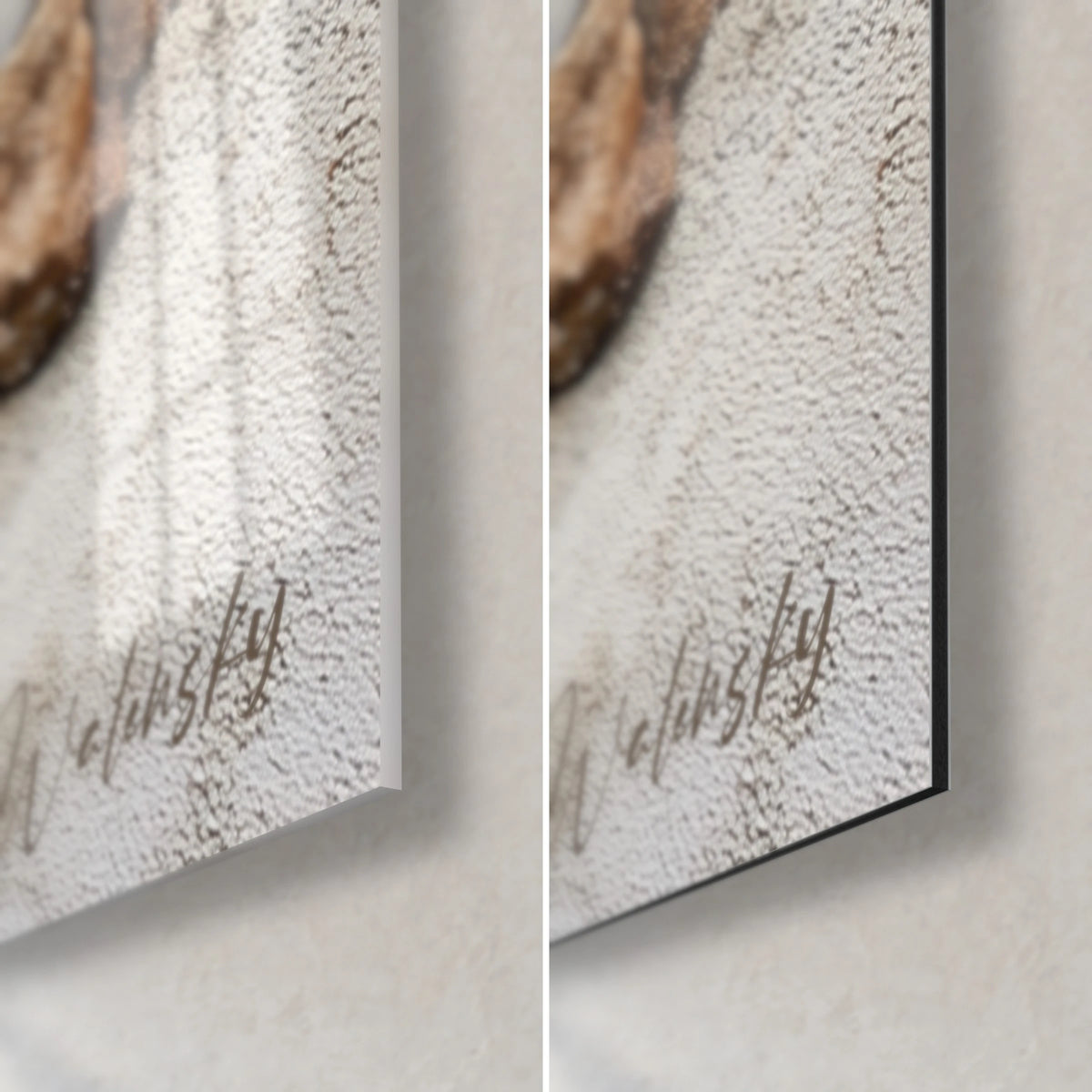 Wall art of a gnarled pine with grey and amber veining, bottom right corner: glossy acrylic glass on the left, matte Dibond aluminium on the right