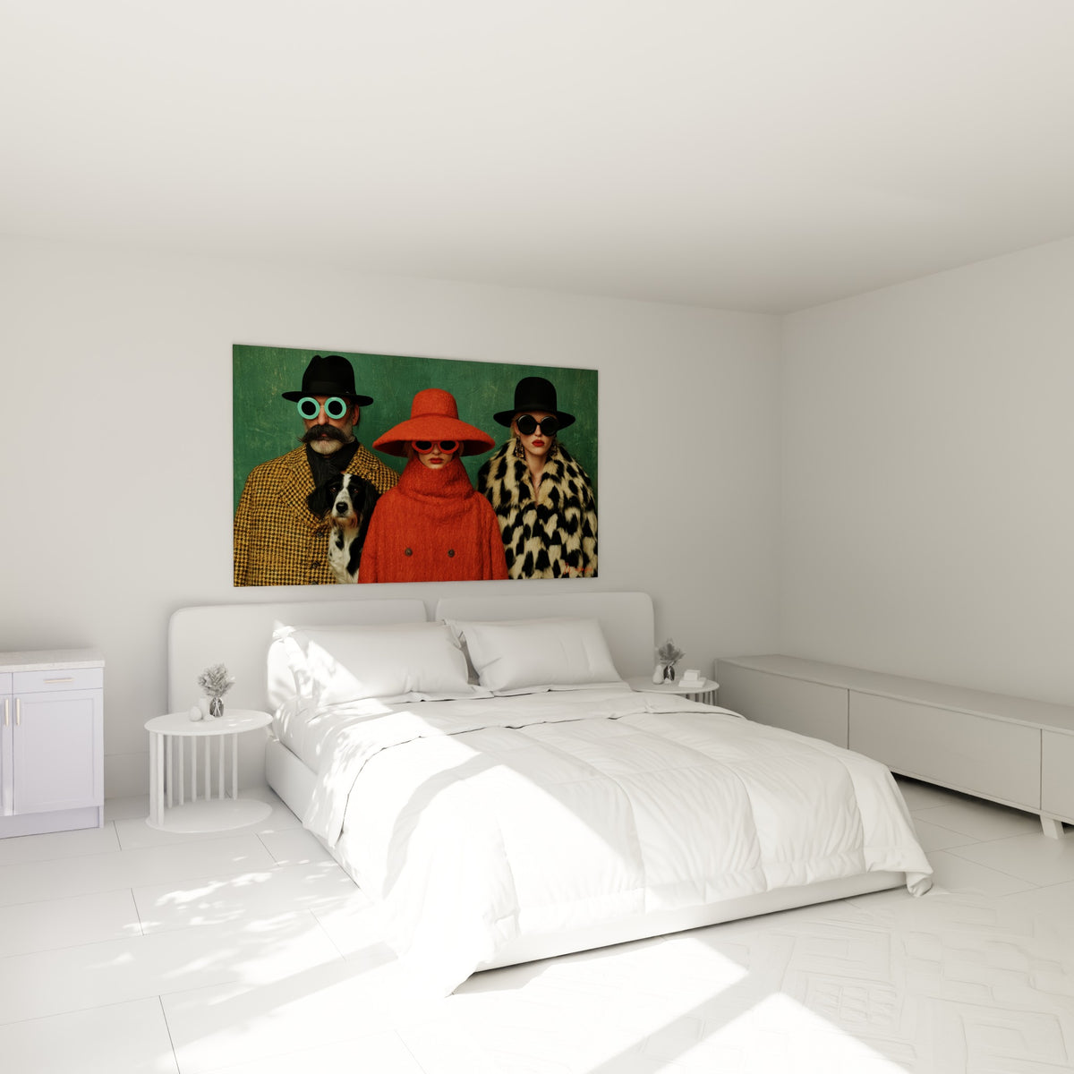 Silhouettes en tweed orange et fourrure léopard, tableau Rétro accroché au-dessus d'un lit dans une chambre claire