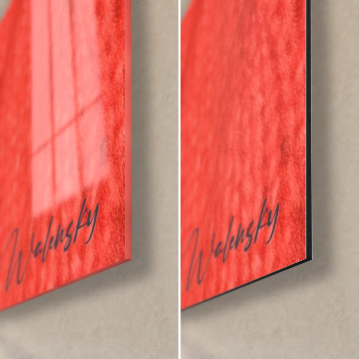 Cuadro modelo con jersey de punto naranja, esquina inferior derecha: cristal acrílico brillante que refleja la ventana, Dibond negro mate, canto de 3 mm