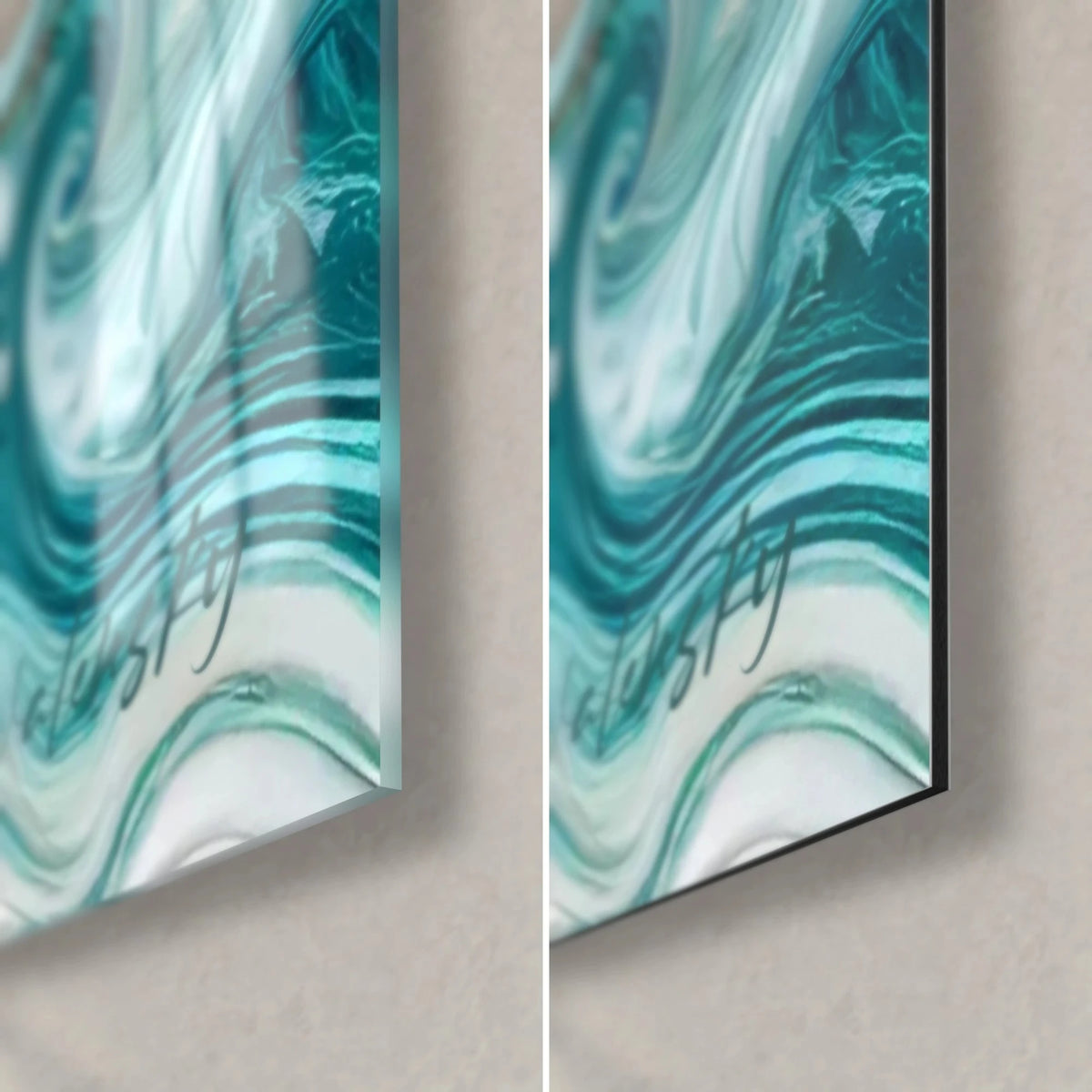 Tableau remous turquoise et blanc nacré en verre acrylique brillant à gauche, Dibond mat à droite, tranche noire de 3 mm