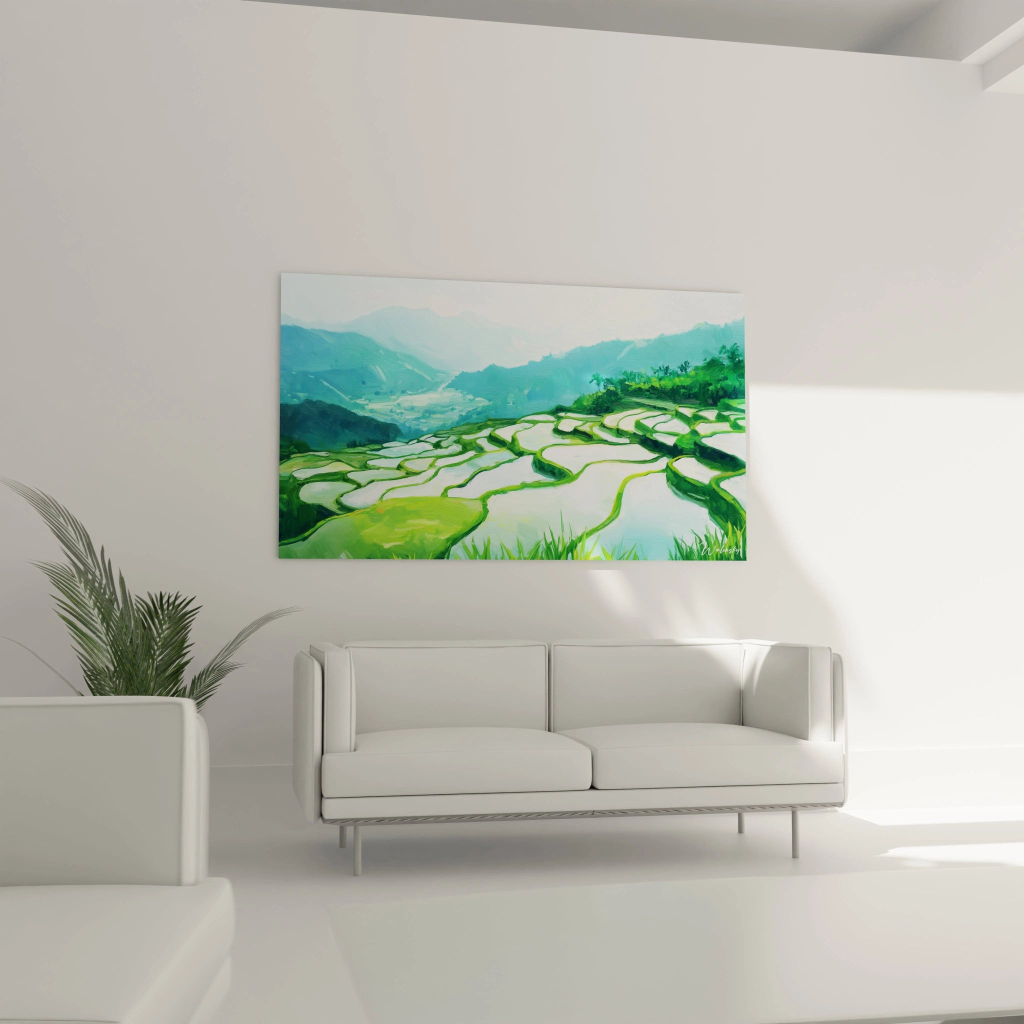Un tableau paysage agricole représentant des rizières étagées vues en plongée, caractérisées par des bassins d'eau blanc nacré entourés de bordures vert émeraude, contrastant avec un arrière-plan de montagnes aux dégradés de bleu turquoise et cyan.