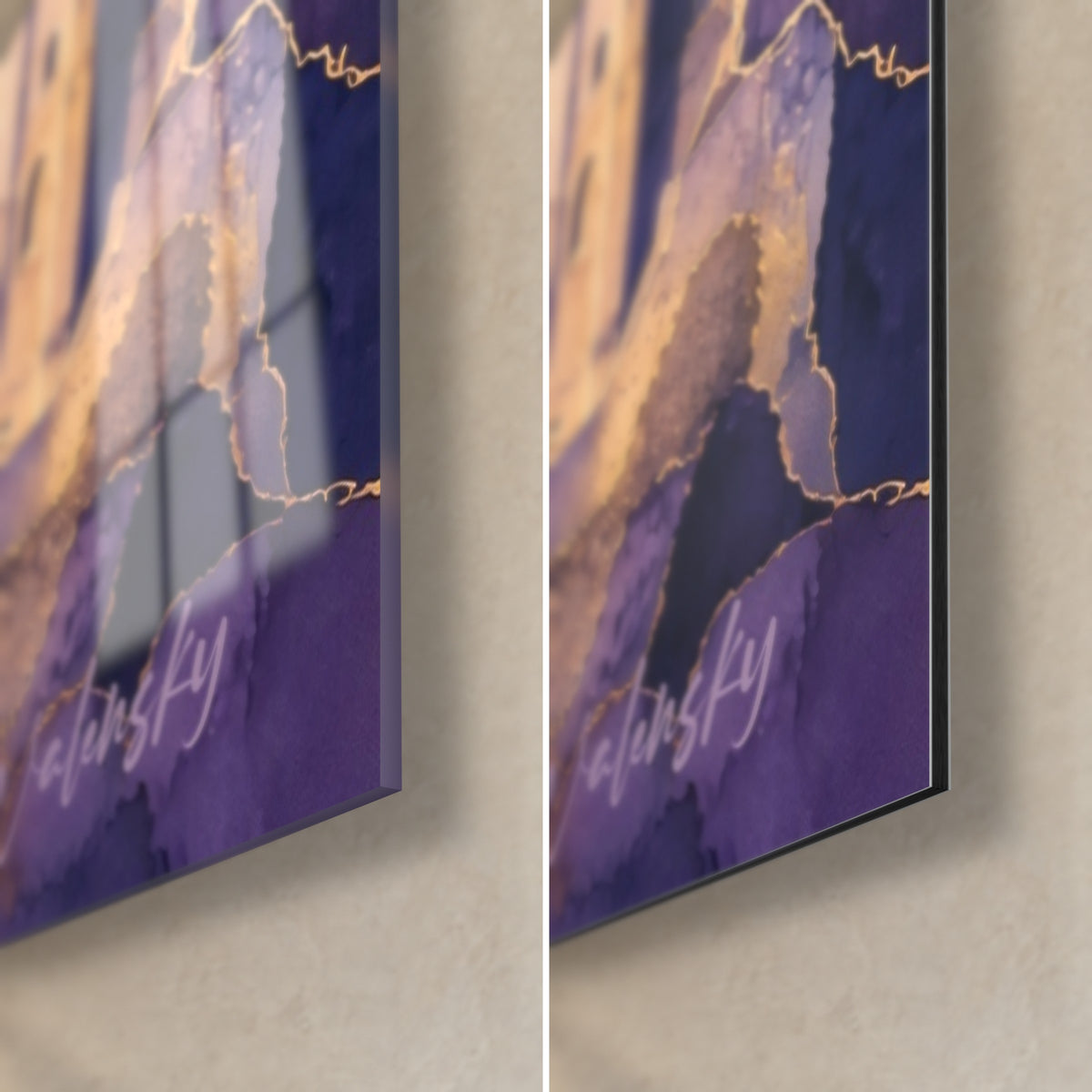 Détail des traits dorés et nuances violettes sur la roche ocre du village perché
