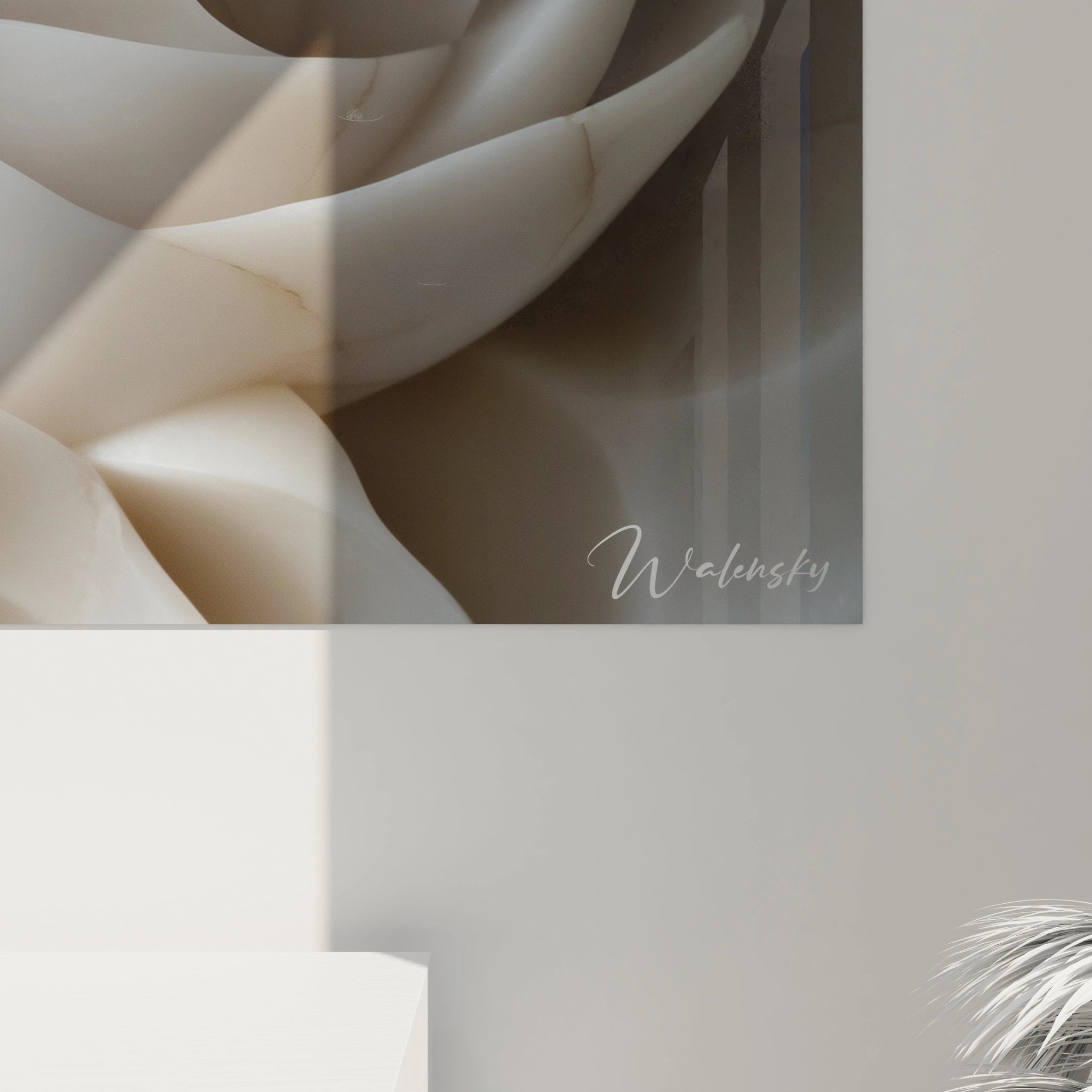 Un tableau rose nature mettant en avant des pétales en relief, aux couleurs blanc cassé et beige, avec des effets marbrés et une finition mate légèrement veinée.