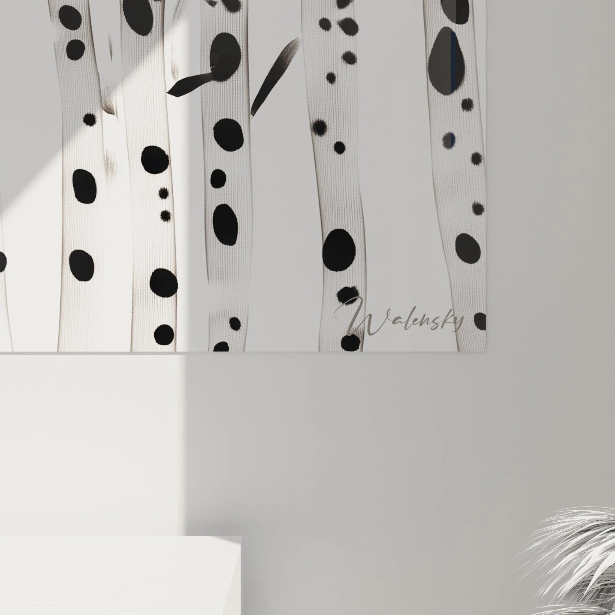 Tableau tacheté noir et blanc de Walensky avec des motifs abstraits uniques sur fond clair