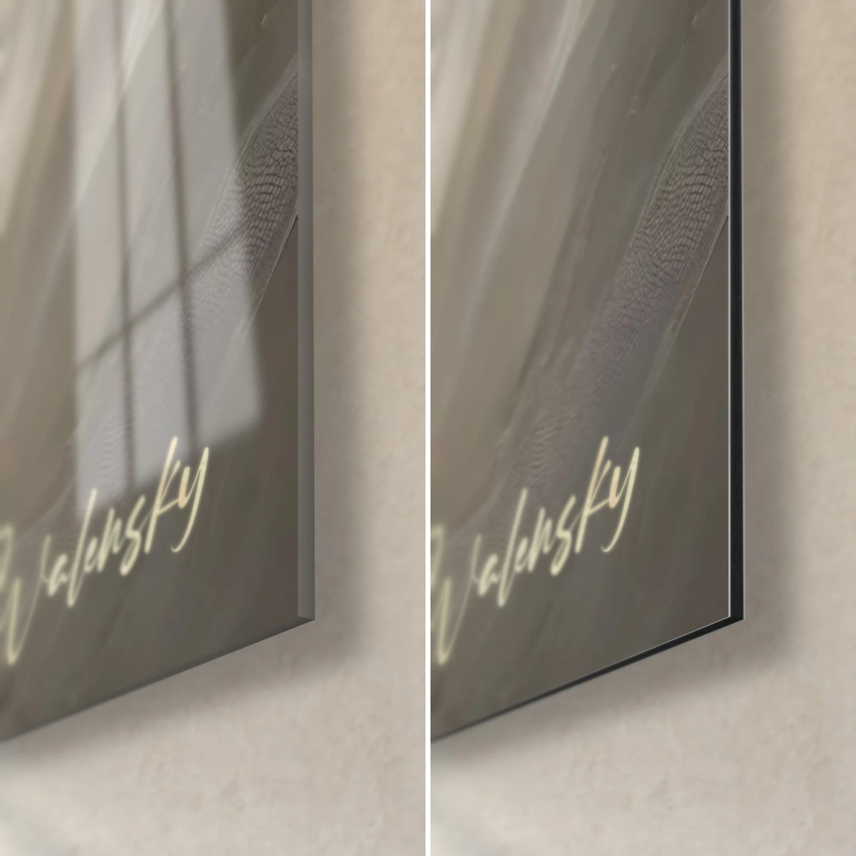 Schilderij van een lichtgrijze poema, rechtsonder: glanzend glas met raamreflecties, mat antracietkleurig Dibond, rand van 3 mm
