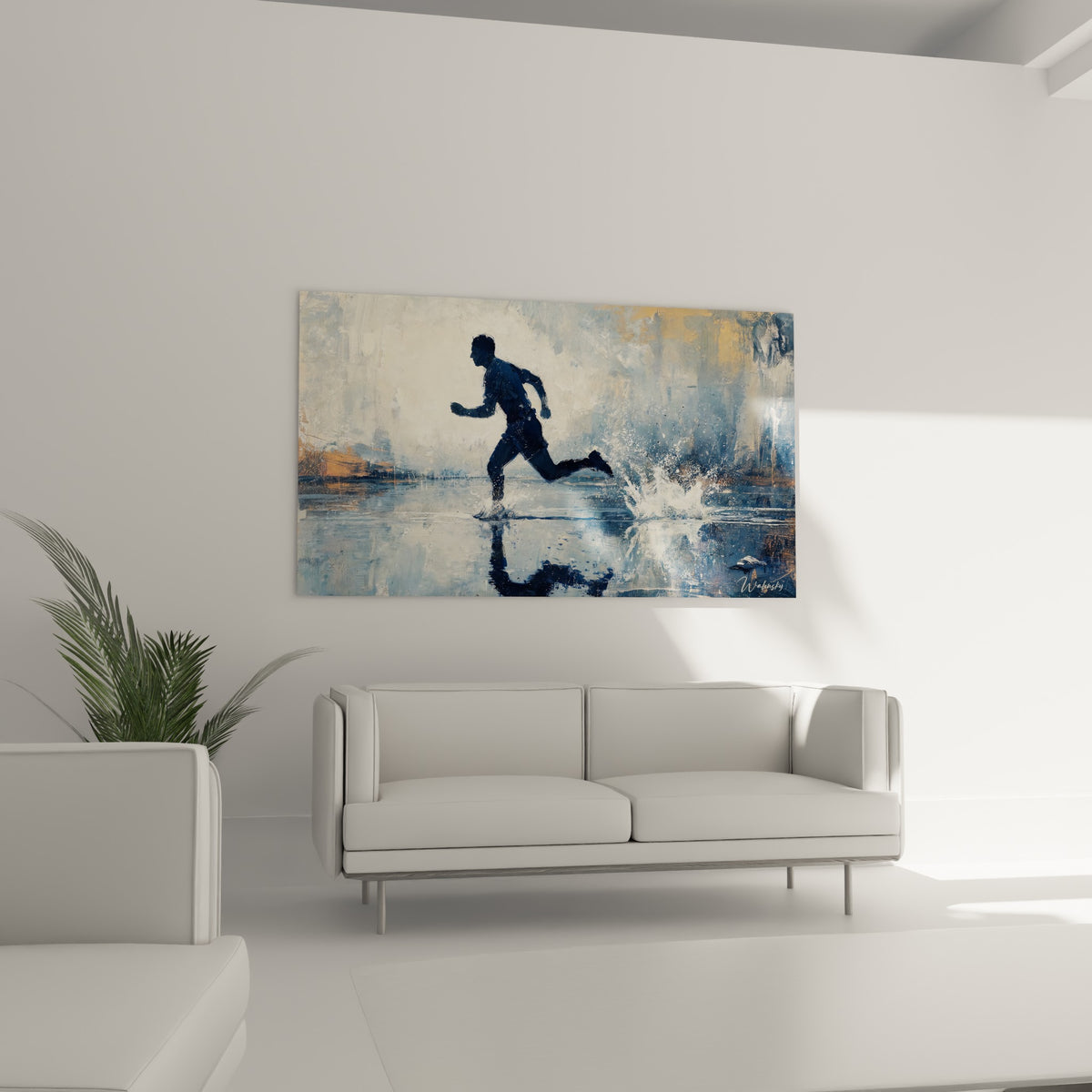 Homme en mouvement, tons bleu marine et doré, éclaboussures blanches, au-dessus d'un canapé dans un salon lumineux