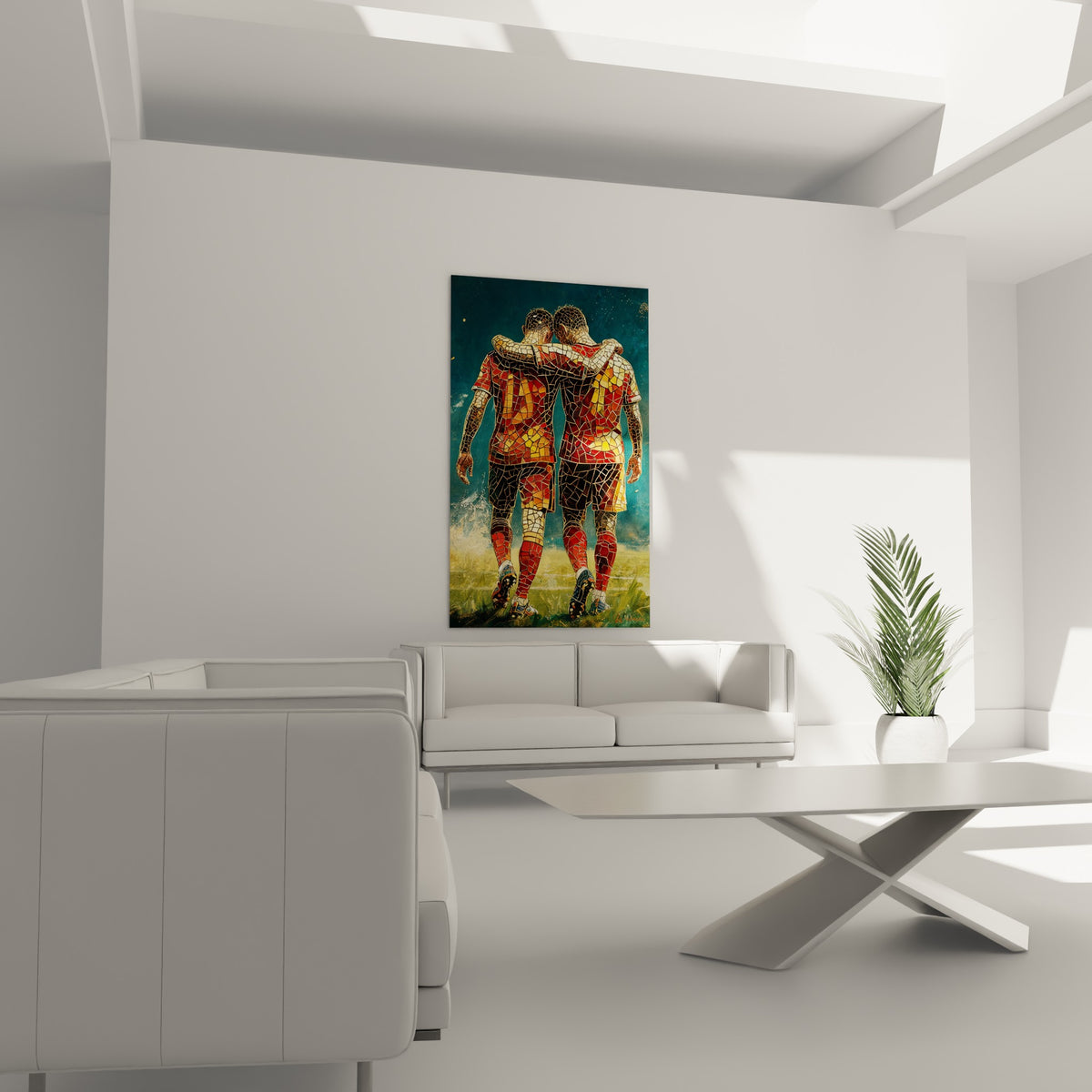 Silhouettes de rugbymen rouges et dorées façon vitrail, accrochées au-dessus d'un canapé dans un salon lumineux