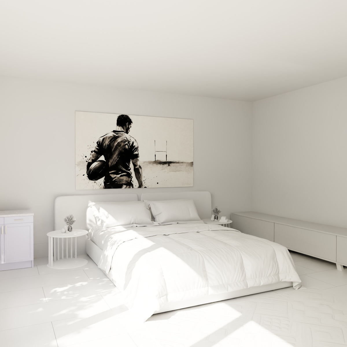 Silhouette d'un rugbyman en noir sur fond beige, accrochée au-dessus d'un lit dans une chambre claire