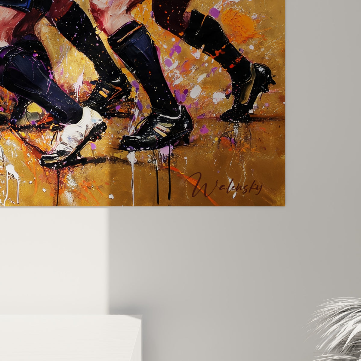 Empâtements de peinture orange, violette et blanche visibles en détail sur cette toile de mêlée rugby