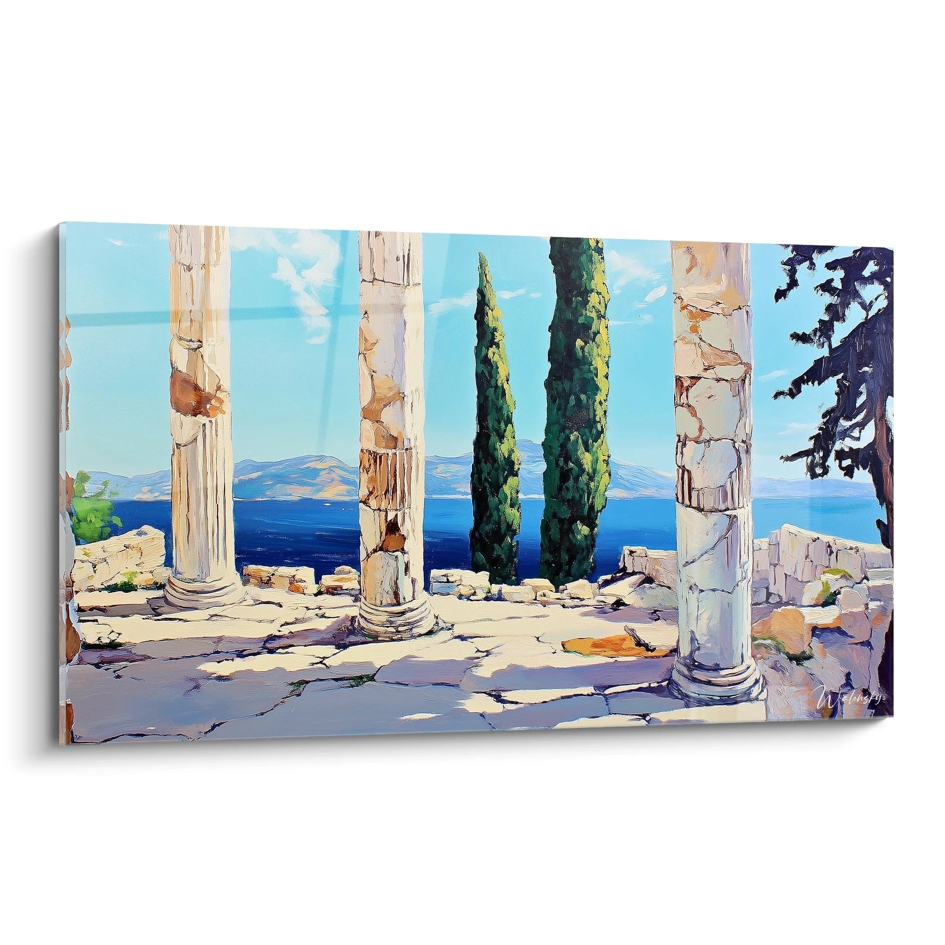 Un tableau méditerranéen représentant des ruines antiques avec colonnes de marbre blanc érodées, deux cyprès verts élancés, et une vue panoramique sur mer bleue profonde et montagnes lointaines, baigné de lumière éclatante sur un sol pavé de pierres claires.