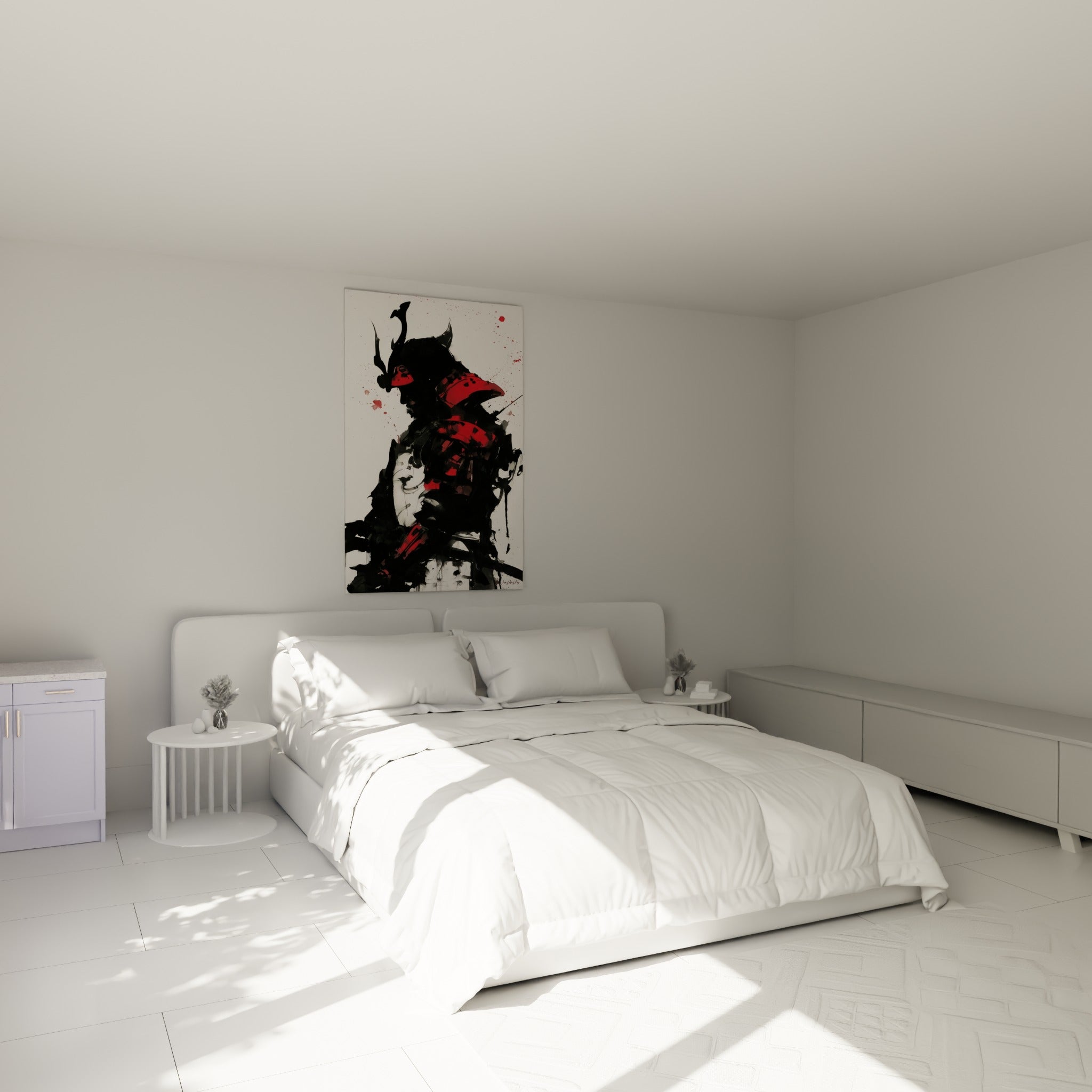 Guerrier samouraï à l'armure rouge fauve et noir intense, accroché au-dessus d'un lit dans une chambre claire.