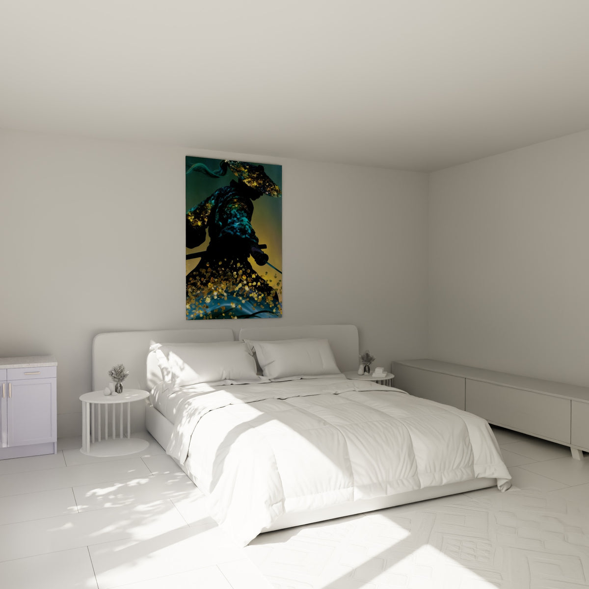 Guerrier samouraï anthracite aux éclats dorés et turquoise, accroché au-dessus d'un lit dans une chambre claire