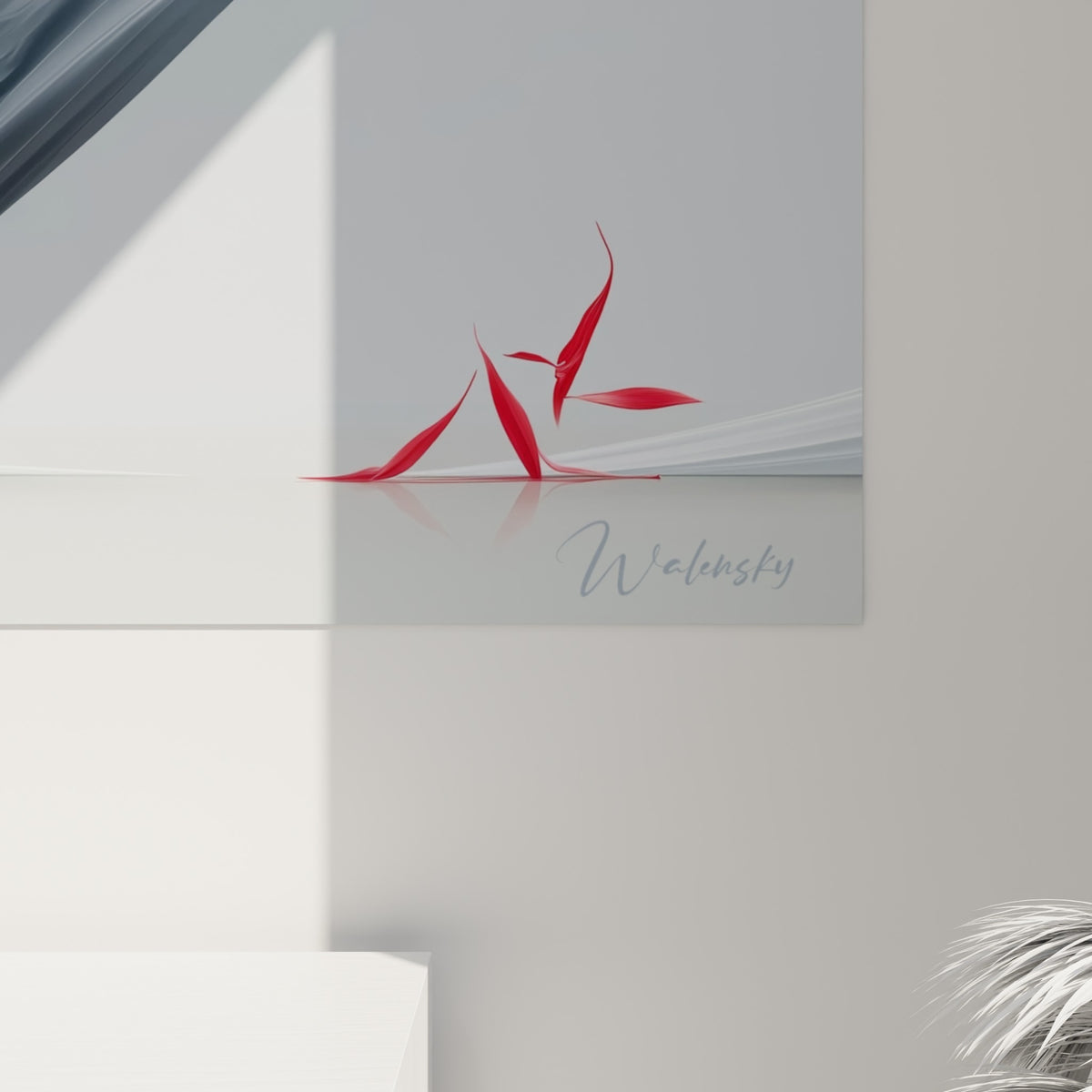 Détail du drapé gris texturé et du katana argenté du samouraï, contraste avec les feuilles rouges au sol