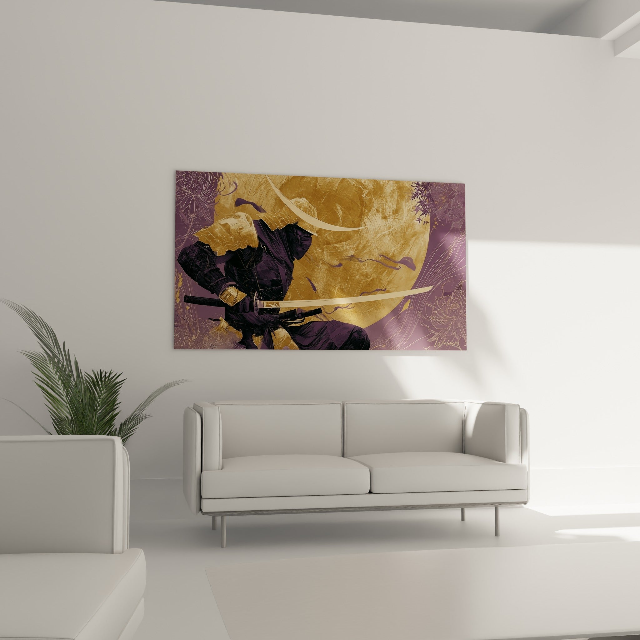 Samouraï anthracite tenant son sabre, tableau placé au-dessus d'un canapé dans un salon lumineux