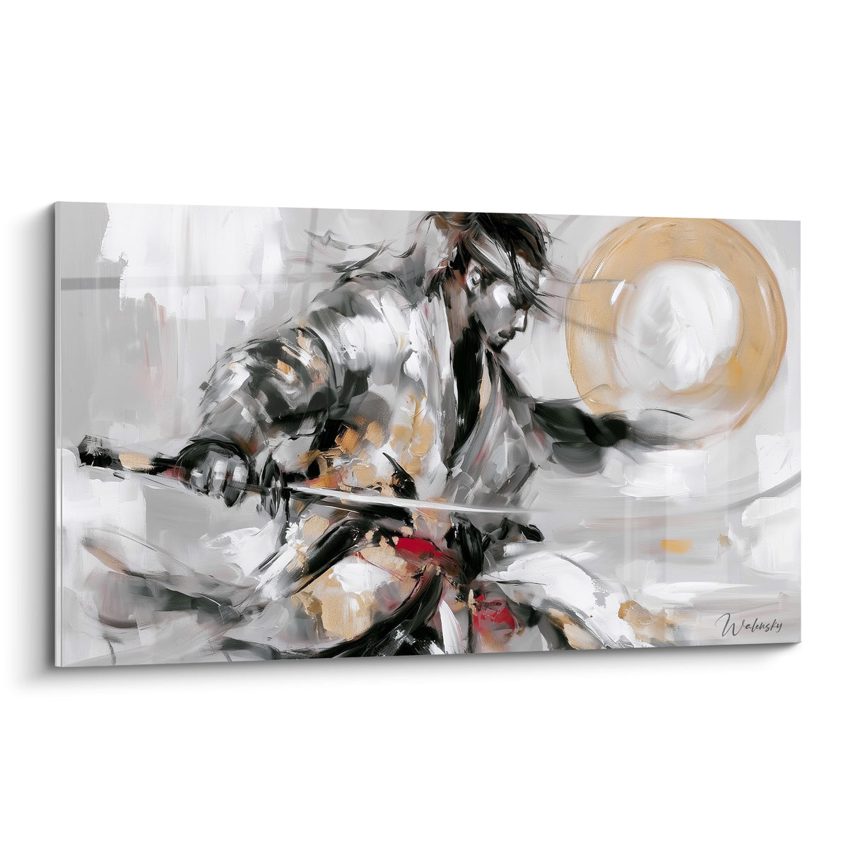 Samouraï en plein élan de combat, tons gris et doré, sabre tranchant l'air, touches de rouge
