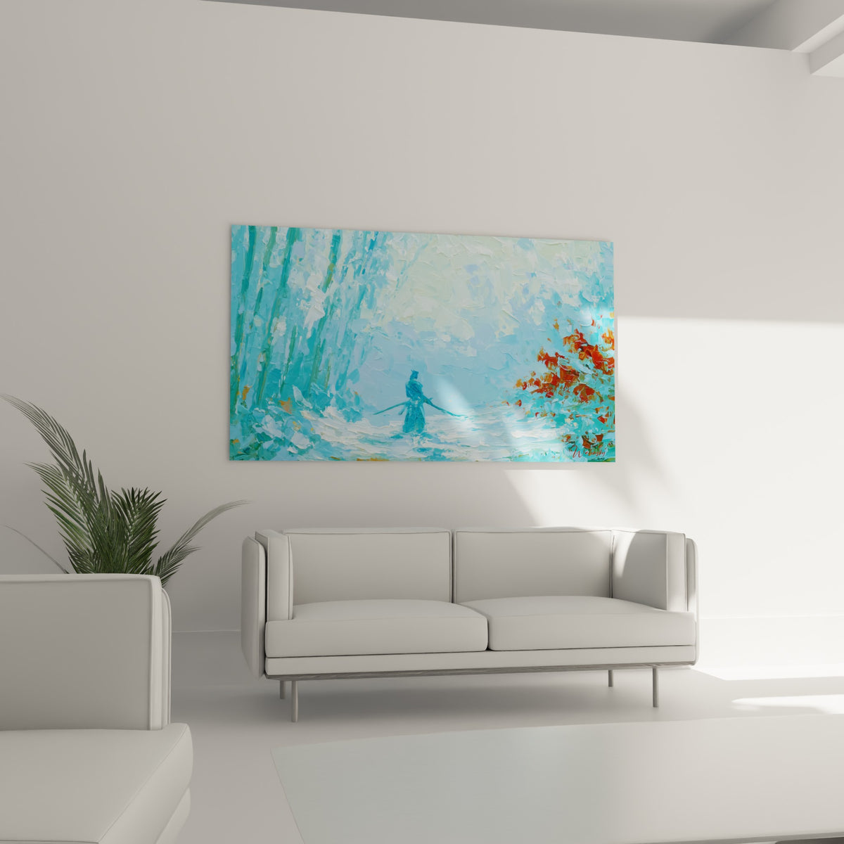 Figure de samouraï glacée entourée de bleu et blanc, disposée au-dessus d'un canapé dans un salon lumineux