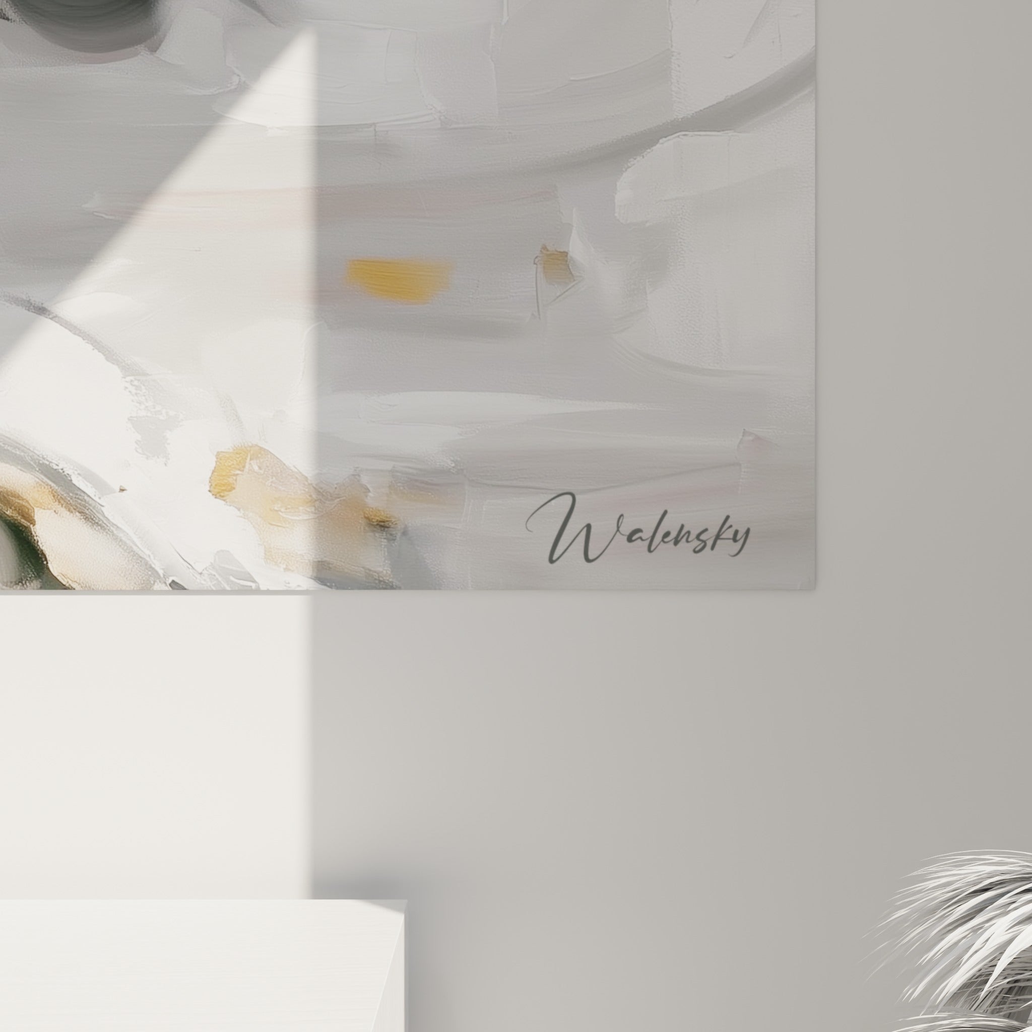 Empâtements gris et dorés visibles de près sur la toile Samouraï, coulures rouges et texture picturale marquée