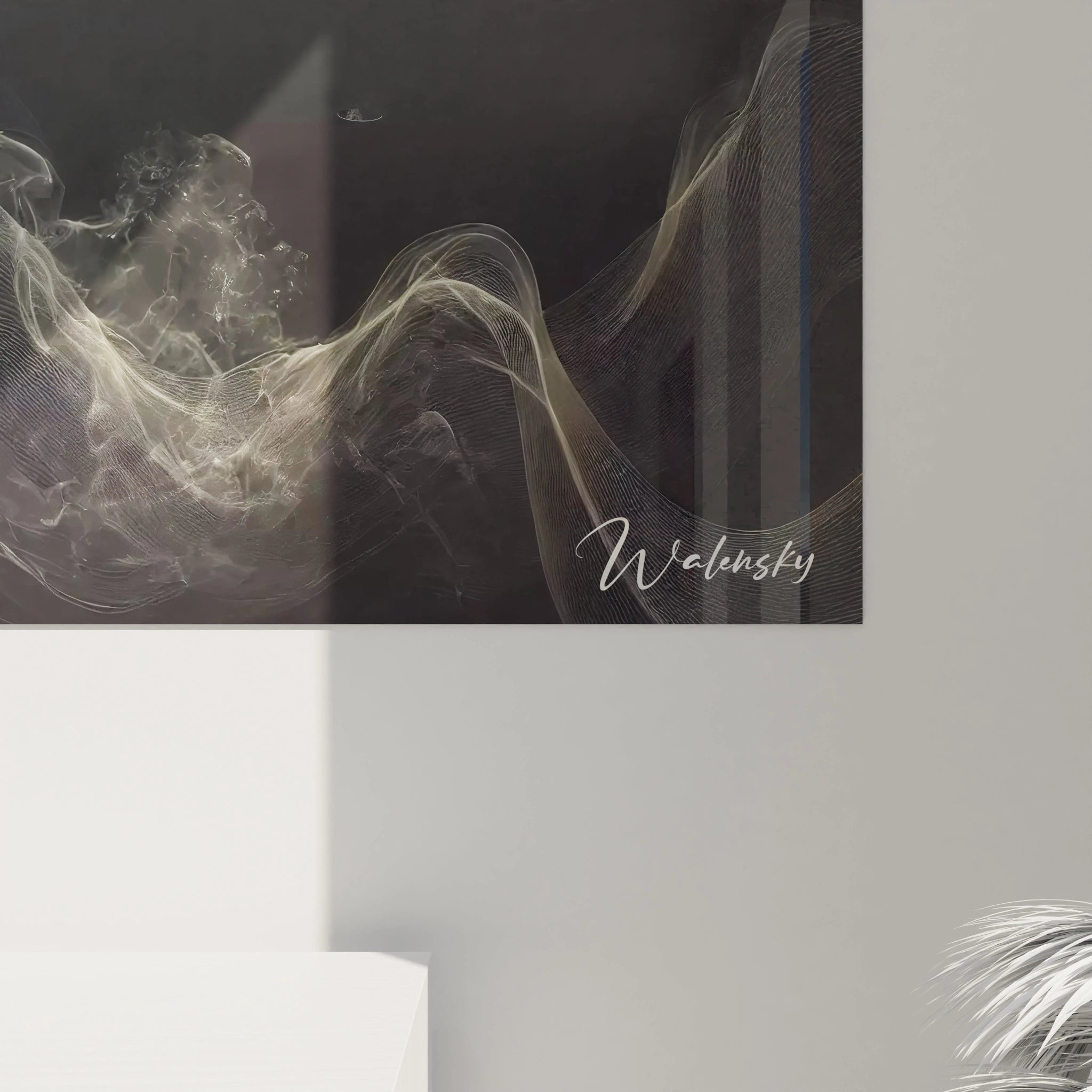 Vue de près ce tableau dauphin révèle des détails fascinants Le contraste entre le réalisme et labstraction de la lumière dorée en fait une pièce unique pour sublimer votre intérieur