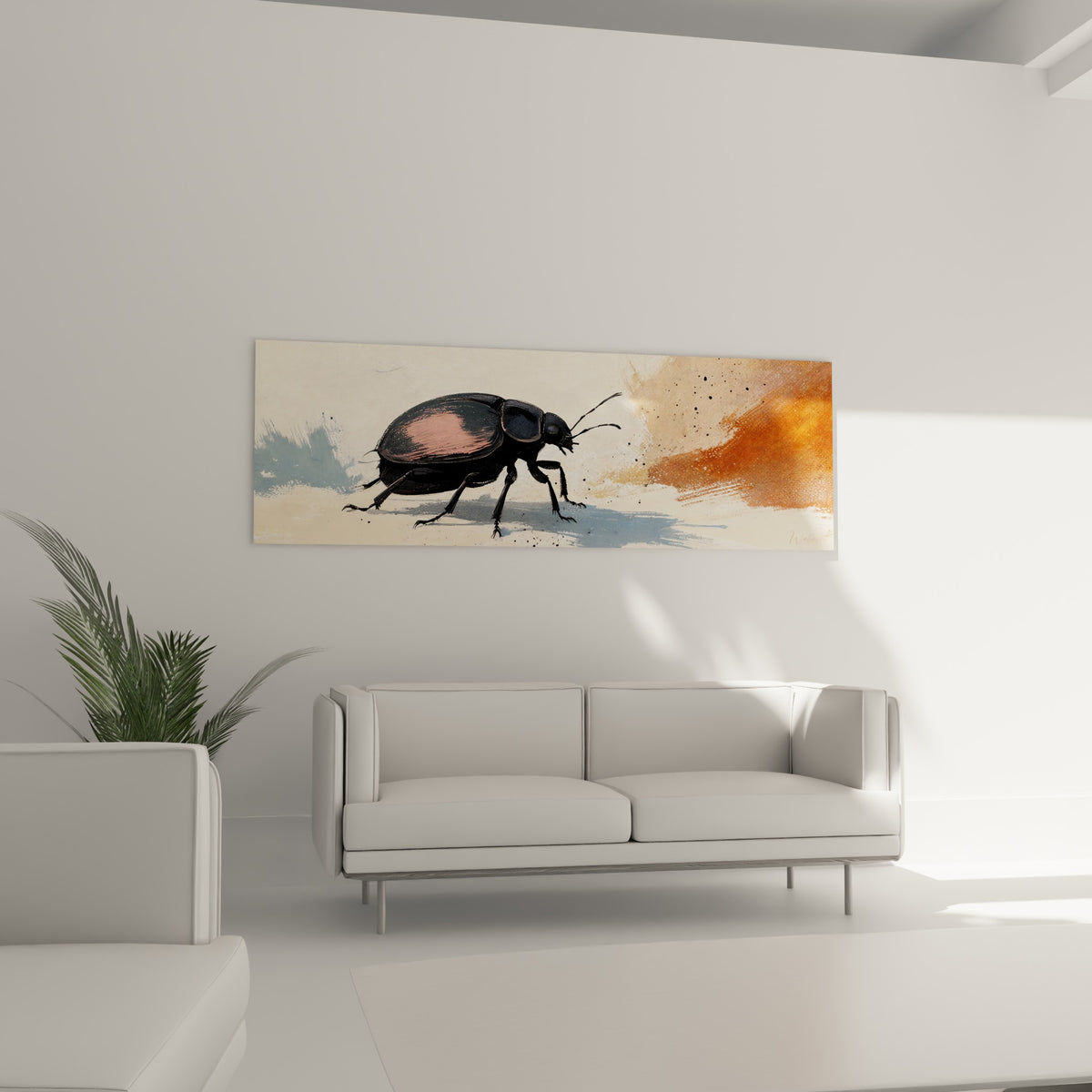 Carapace anthracite et rose du scarabé illustré, positionnée au-dessus d'un canapé dans un salon lumineux