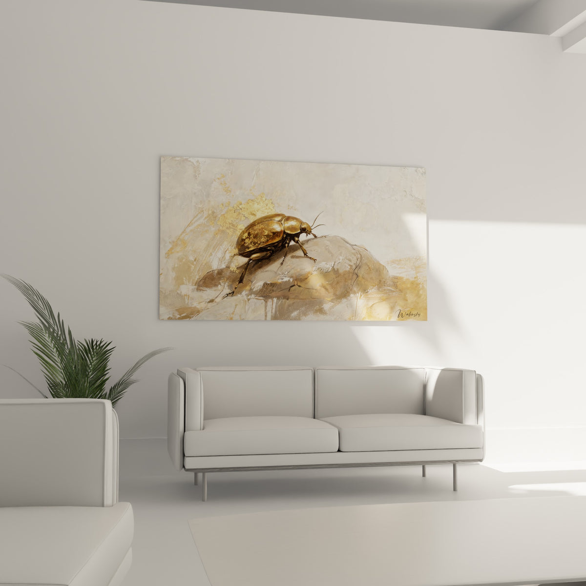 Carapace dorée et antennes anthracite du scarabé, toile suspendue au-dessus d'un canapé dans un salon lumineux