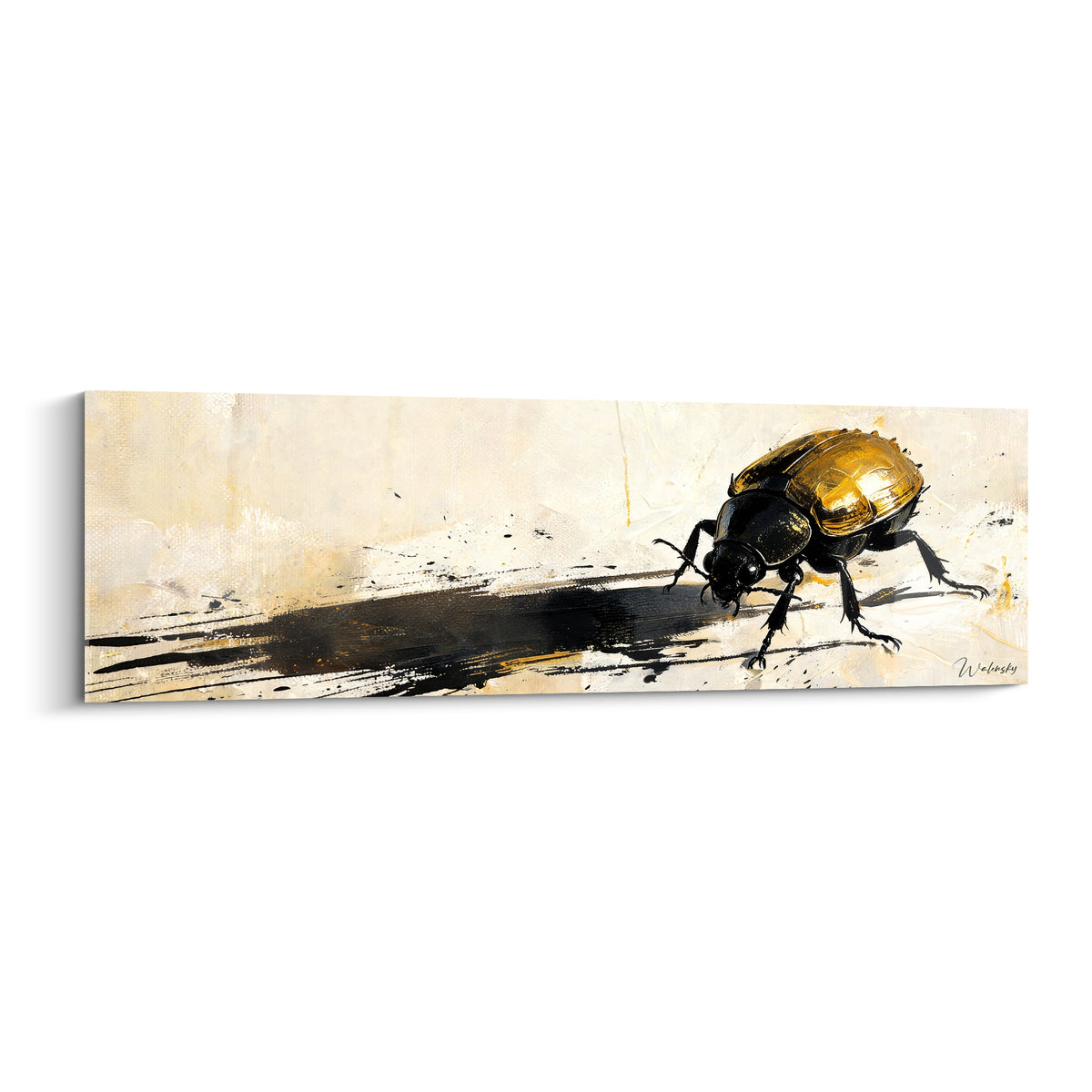 Scarabé doré et noir avançant sur fond ivoire avec longue traînée anthracite en peinture graphique