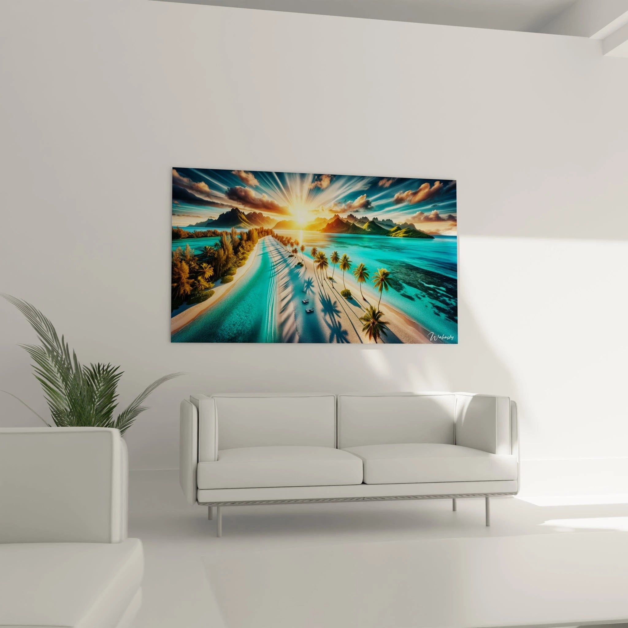 Tableau paysage figurant une bande de sable séparant deux eaux turquoises, alignement de palmiers, reliefs sombres à l’horizon et ciel nuageux traversé de lumière.