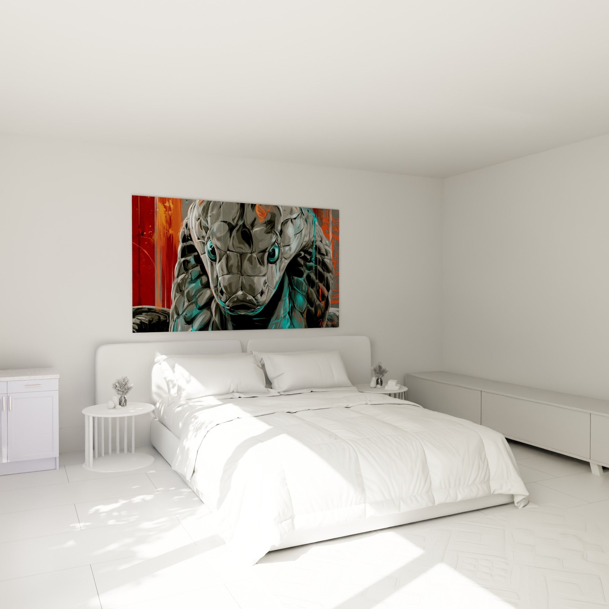Reptile anthracite aux yeux turquoise perçants, œuvre accrochée au-dessus d'un lit dans une chambre claire