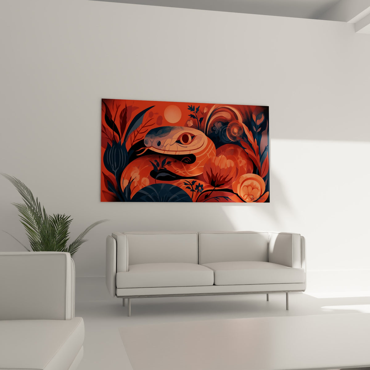 Écailles orangées et fleurs anthracite du serpent lové, au-dessus d'un canapé dans un salon lumineux