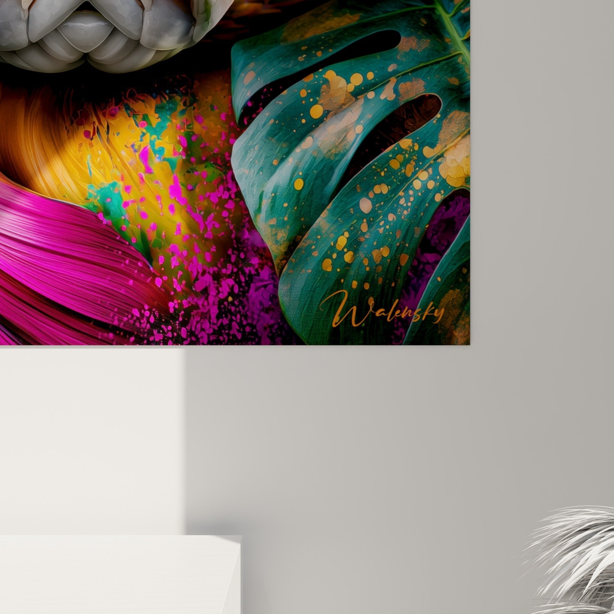 Écailles serpent en gros plan révélant les touches roses, orangées et turquoise mêlées en coulures picturales