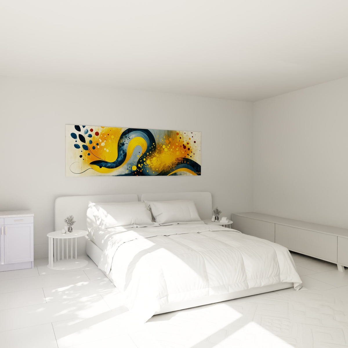 Silhouette de serpent doré et bleu marine avec éclaboussures ocre, au-dessus d'un lit dans une chambre claire
