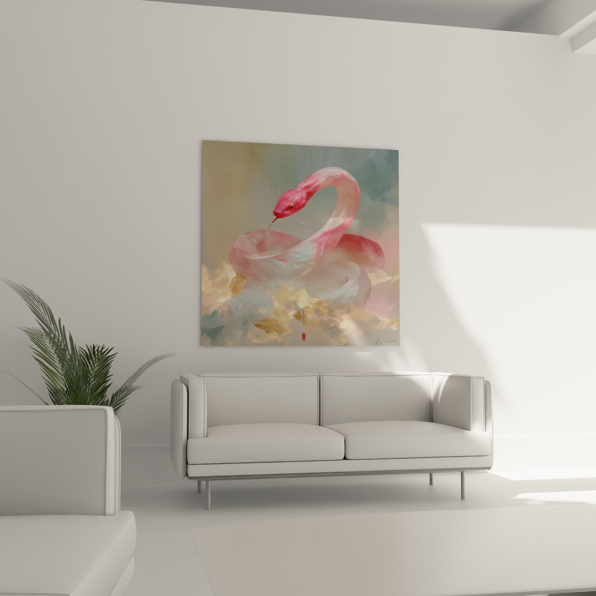 Corps sinueux rose et nacré du serpent, accents dorés visibles, au-dessus d'un canapé dans un salon lumineux