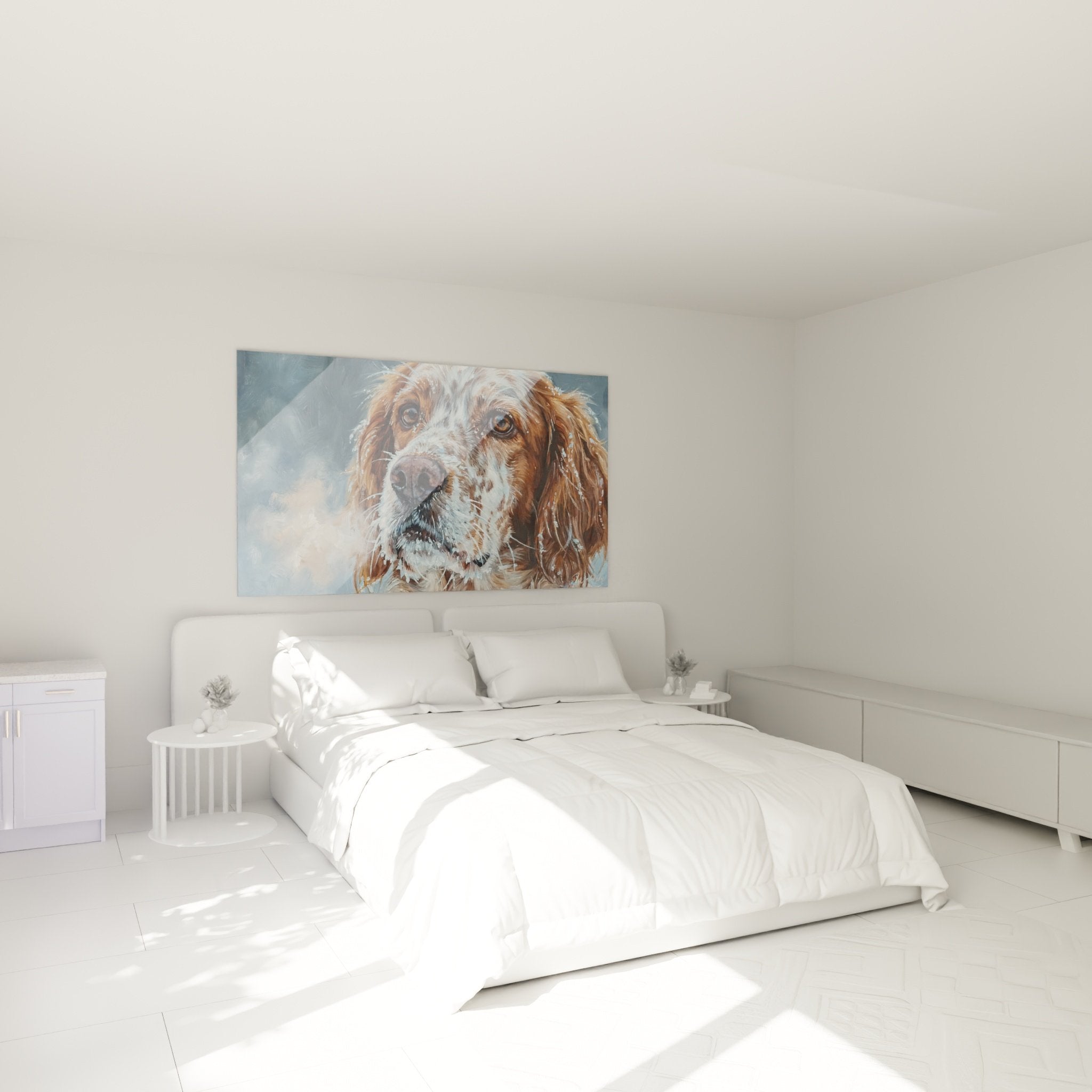 Englischer Setter Schnee Gemälde in skandinavischem Schlafzimmer, weiße Wände, helles Holzmobiliar, gemütliche Atmosphäre