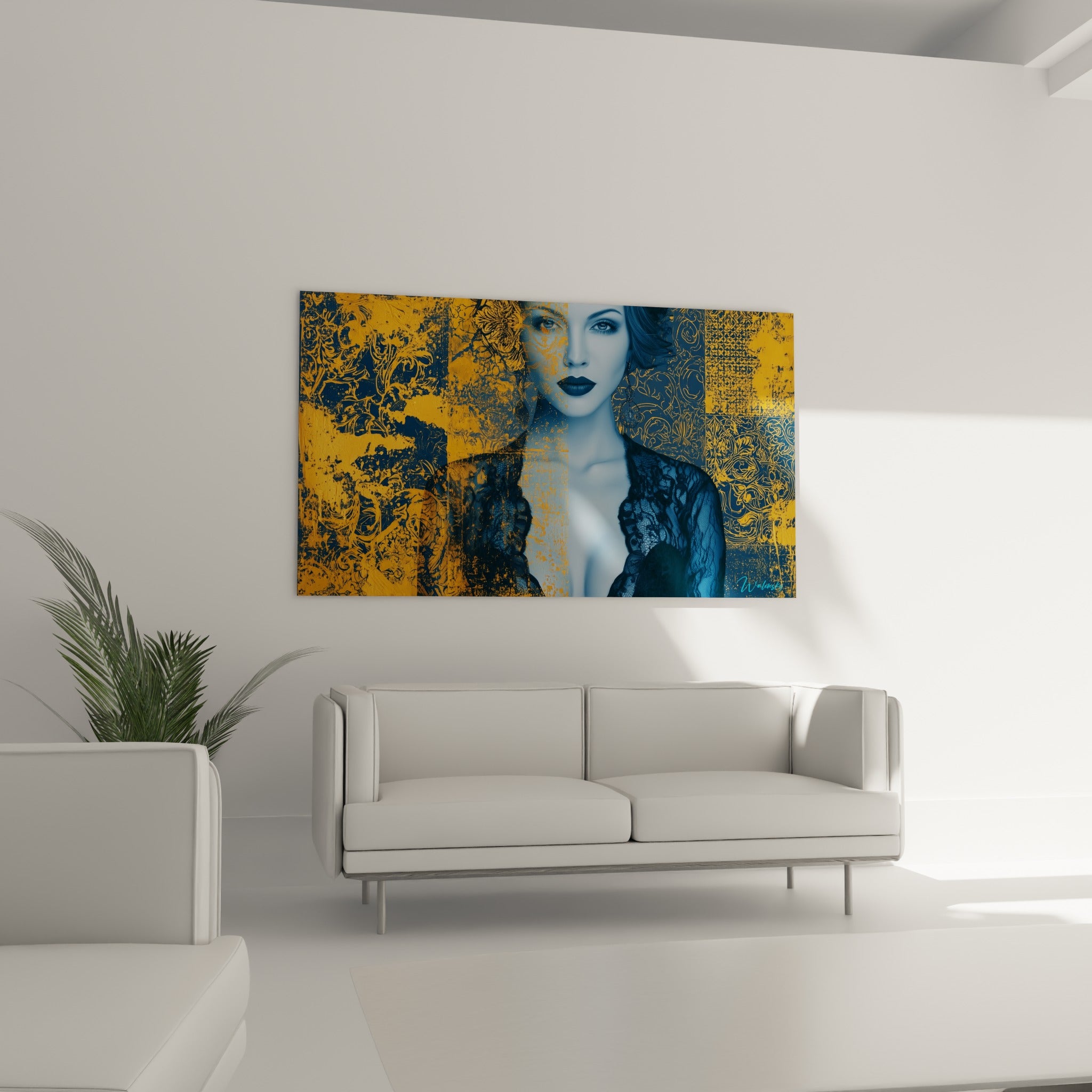 Visage féminin en camaïeu bleu pastel sur fond ocre texturé, au-dessus d'un canapé dans un salon lumineux
