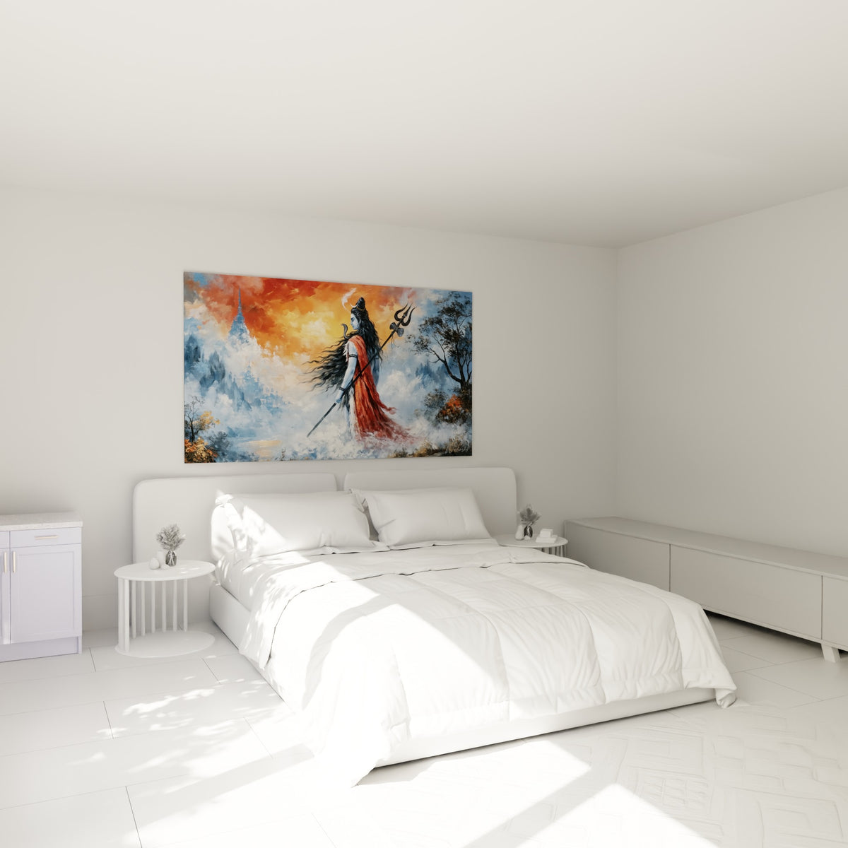 Divinité Shiva au trident, tons bleu marine et orange, accrochée au-dessus d'un lit dans une chambre claire