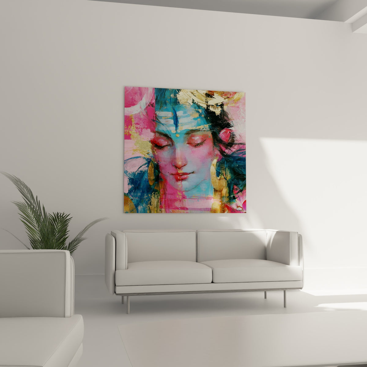 Portrait méditatif de Shiva teinté d'or et de rose vif, suspendu au-dessus d'un canapé dans un salon lumineux