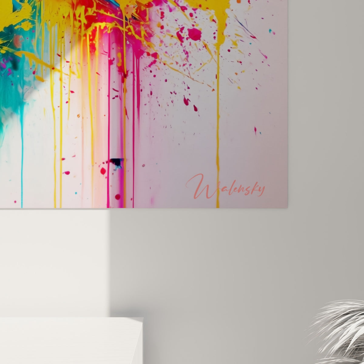 Coulures de peinture jaune et rose fusionnant avec des touches turquoise sur la toile du skateur en plein saut
